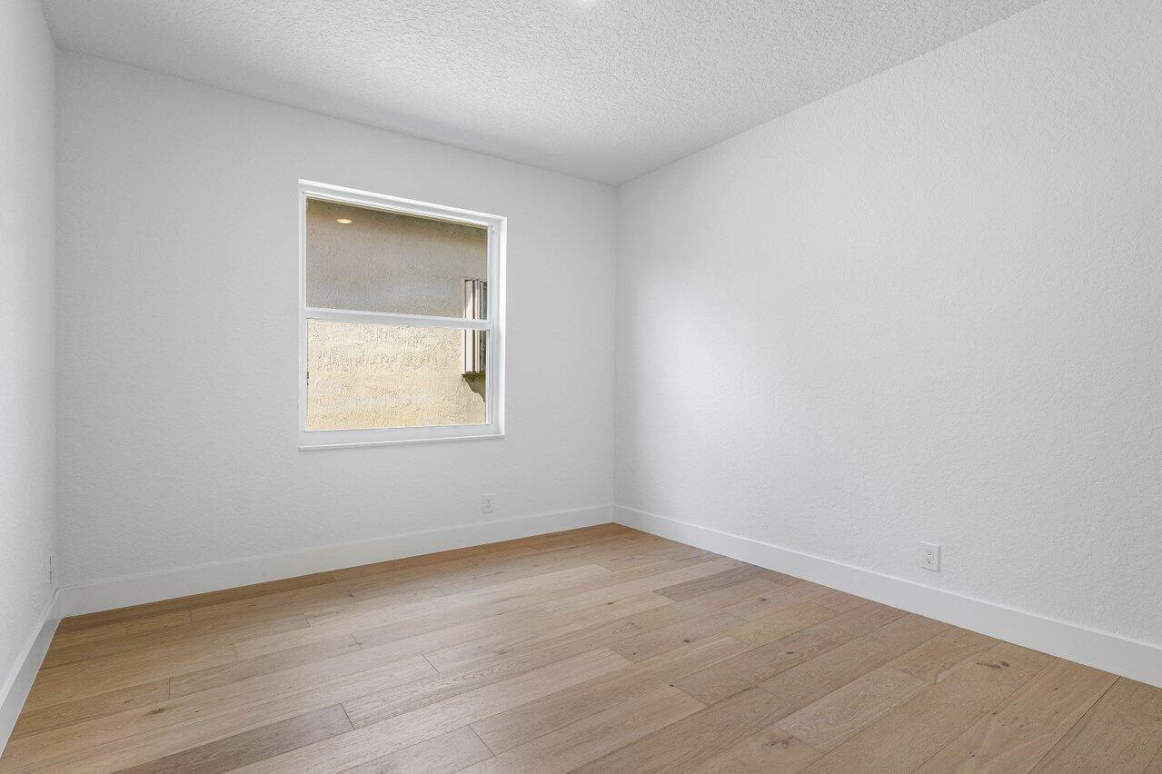 5359 Ventura Drive