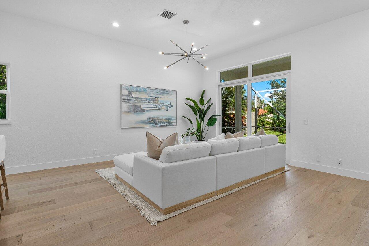 5359 Ventura Drive