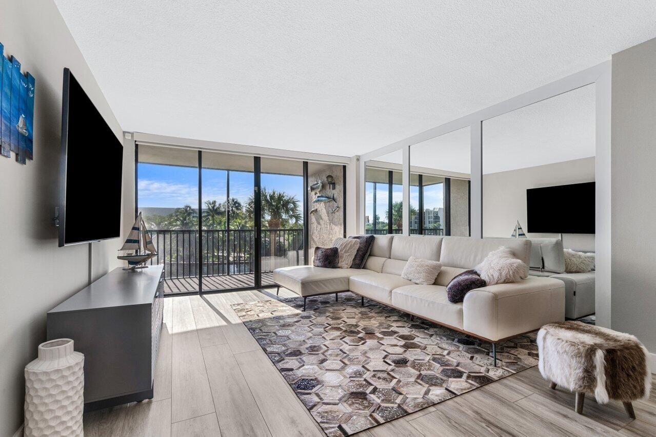13 Royal Palm Way Unit 301