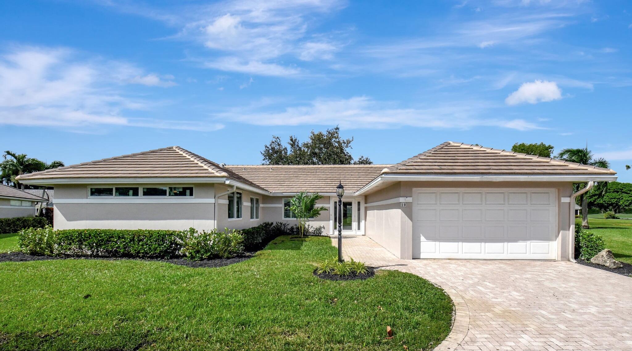 11601 N Lake Drive 10 Garden
