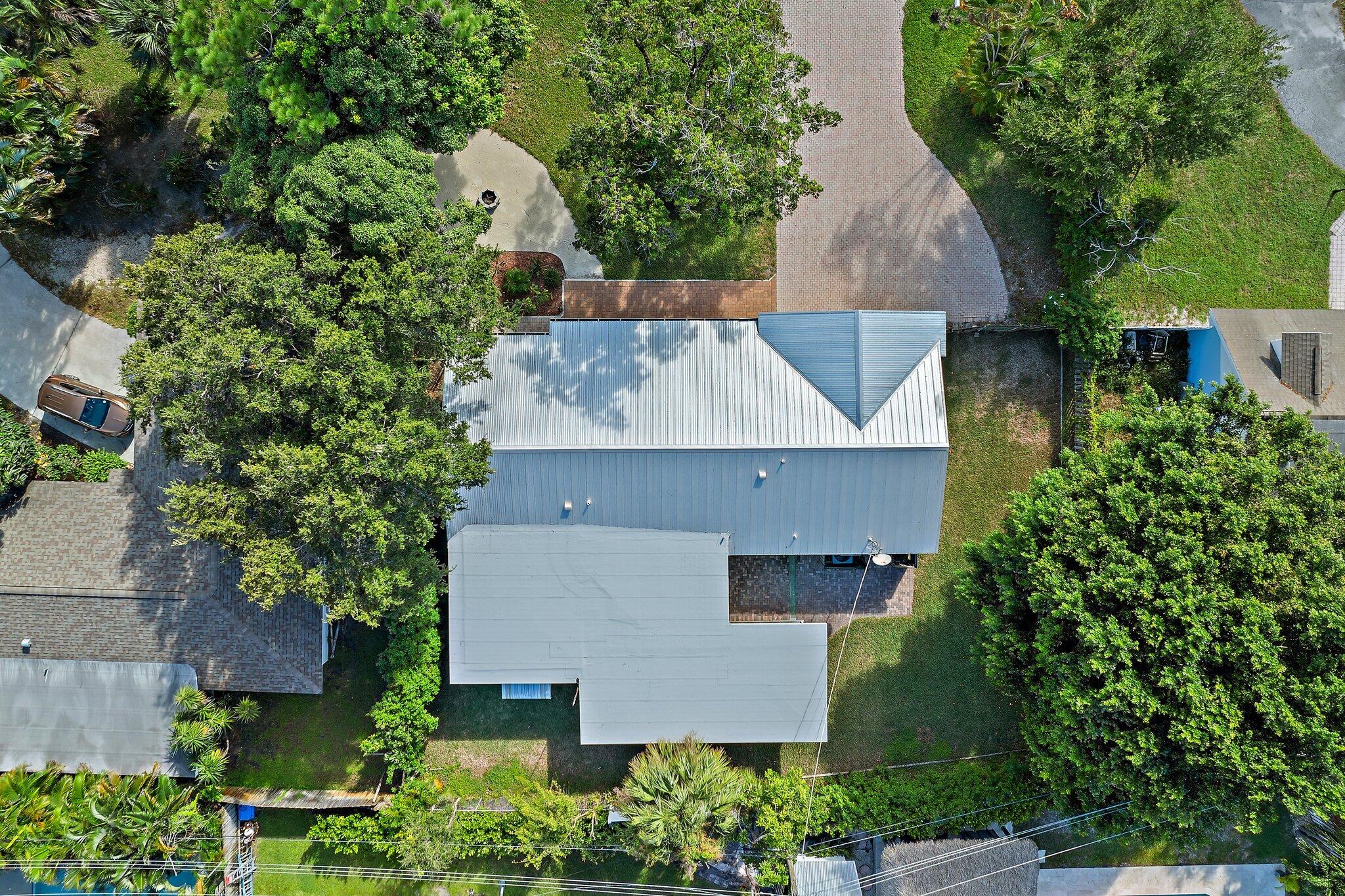 243 W Riverside Drive