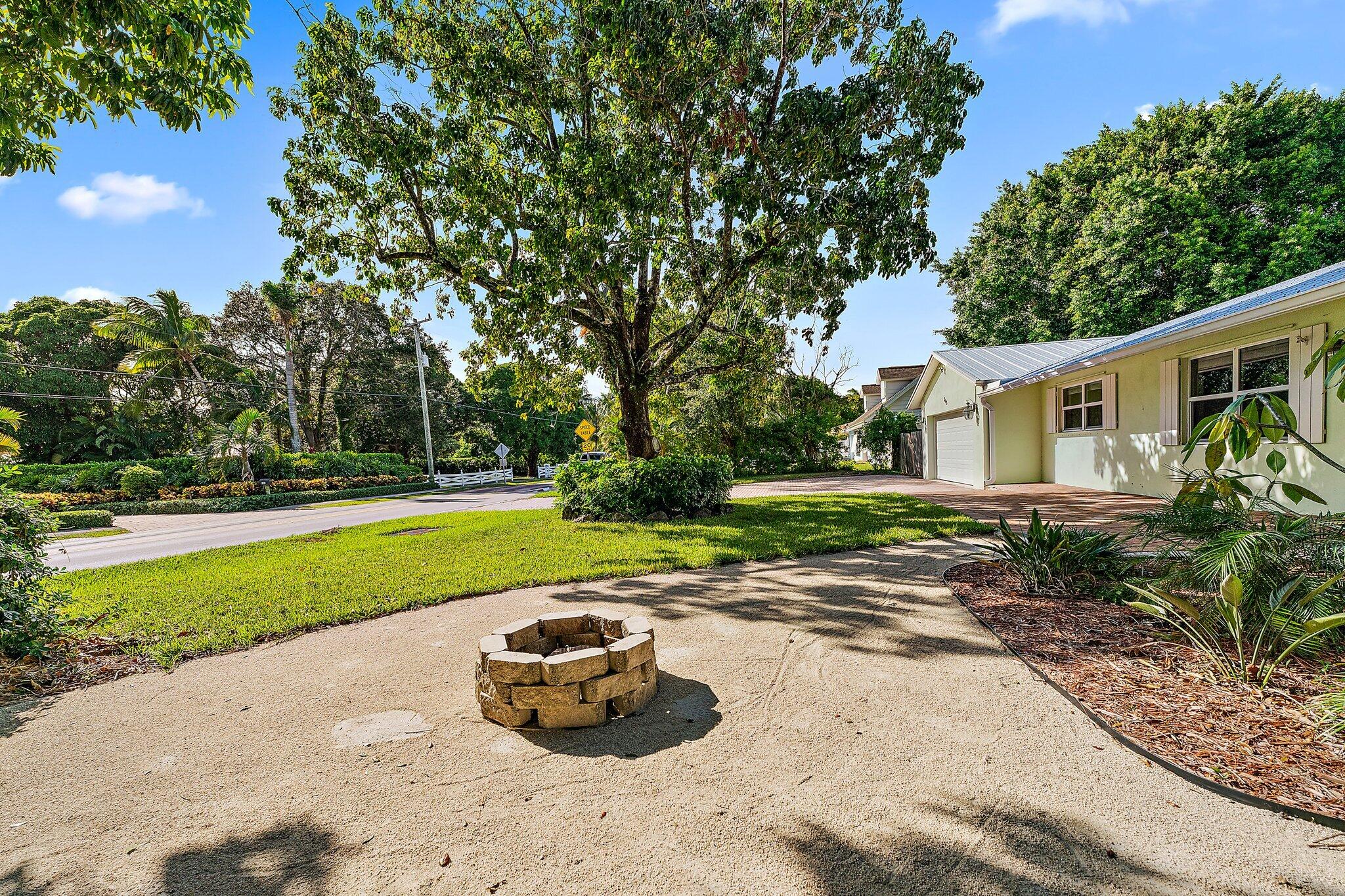 243 W Riverside Drive