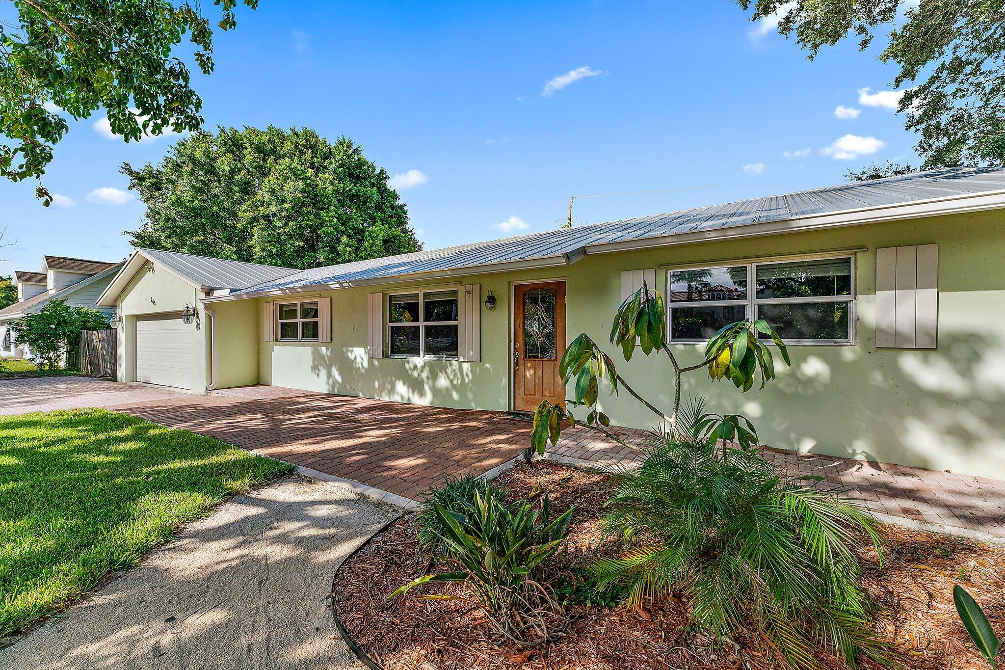 243 W Riverside Drive