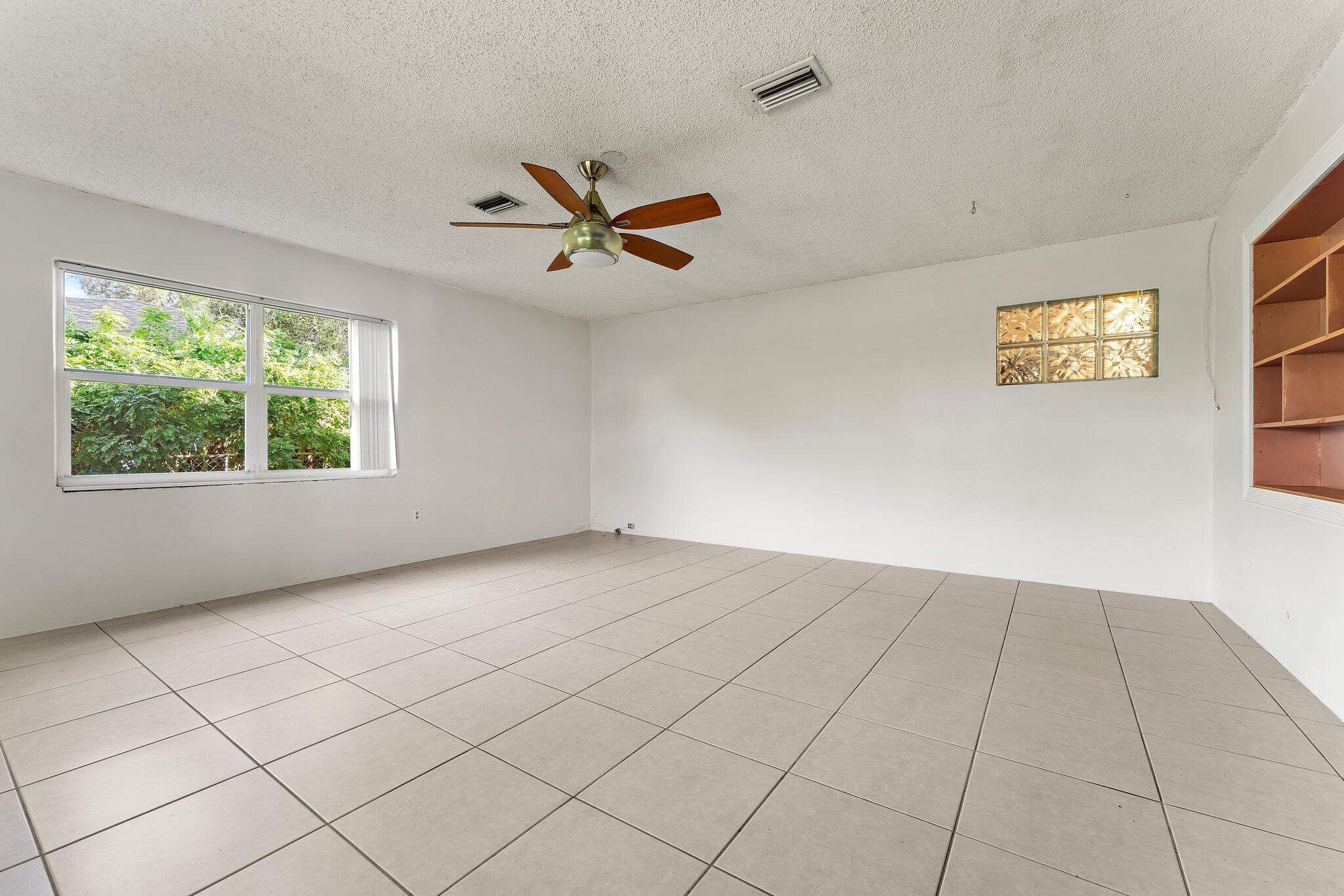 243 W Riverside Drive