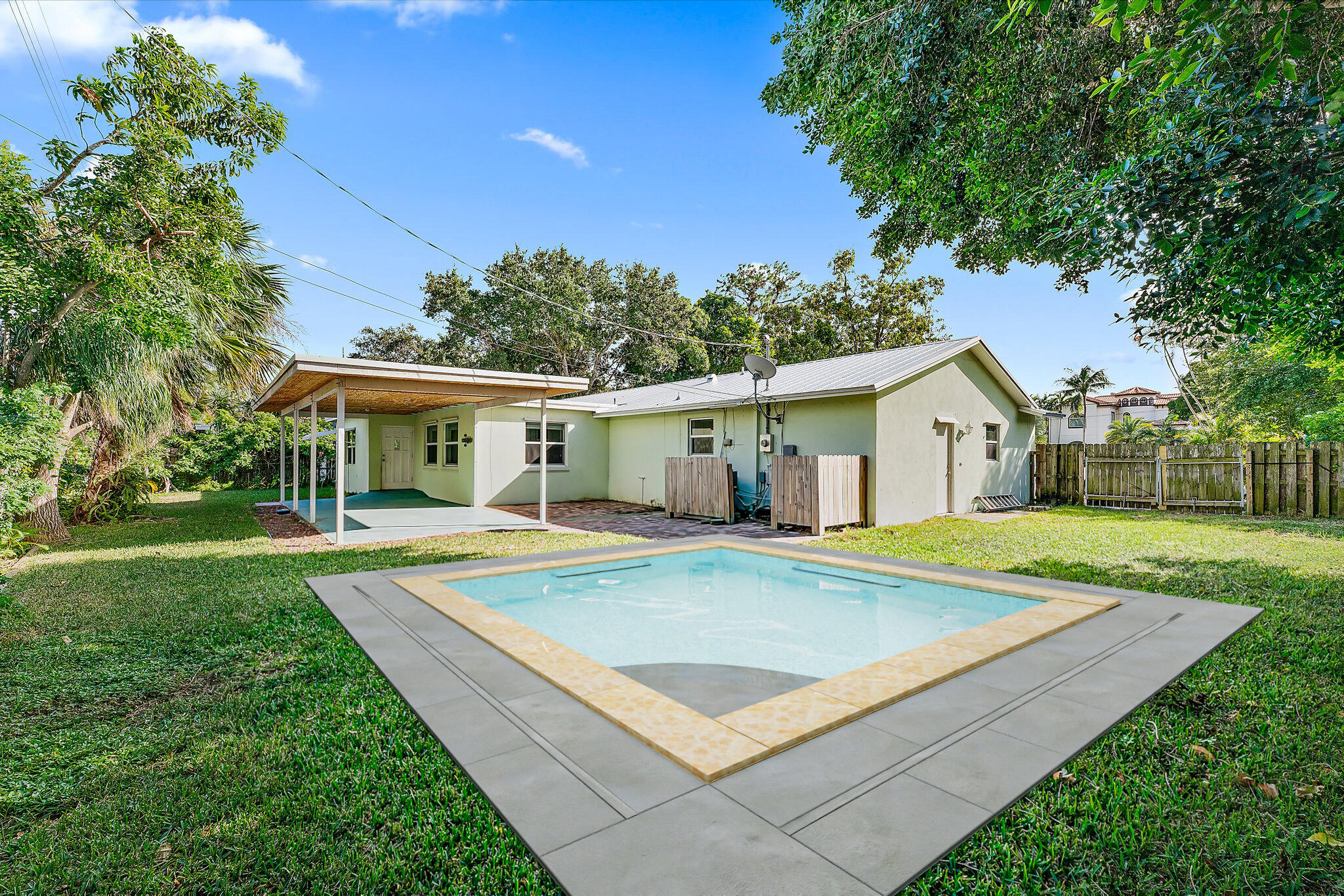 243 W Riverside Drive
