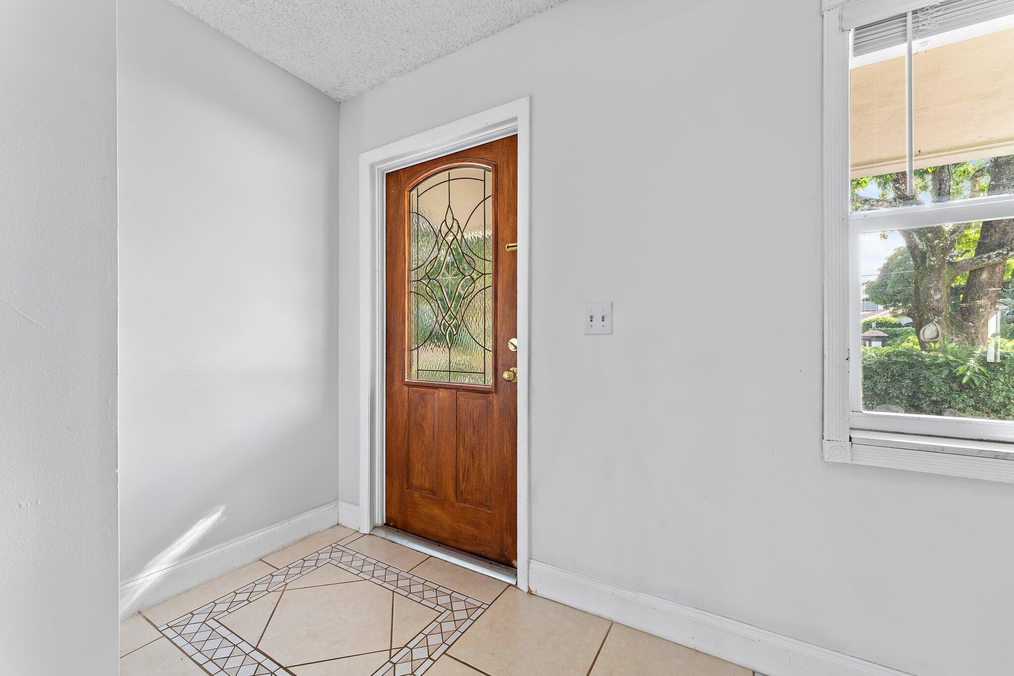 243 W Riverside Drive