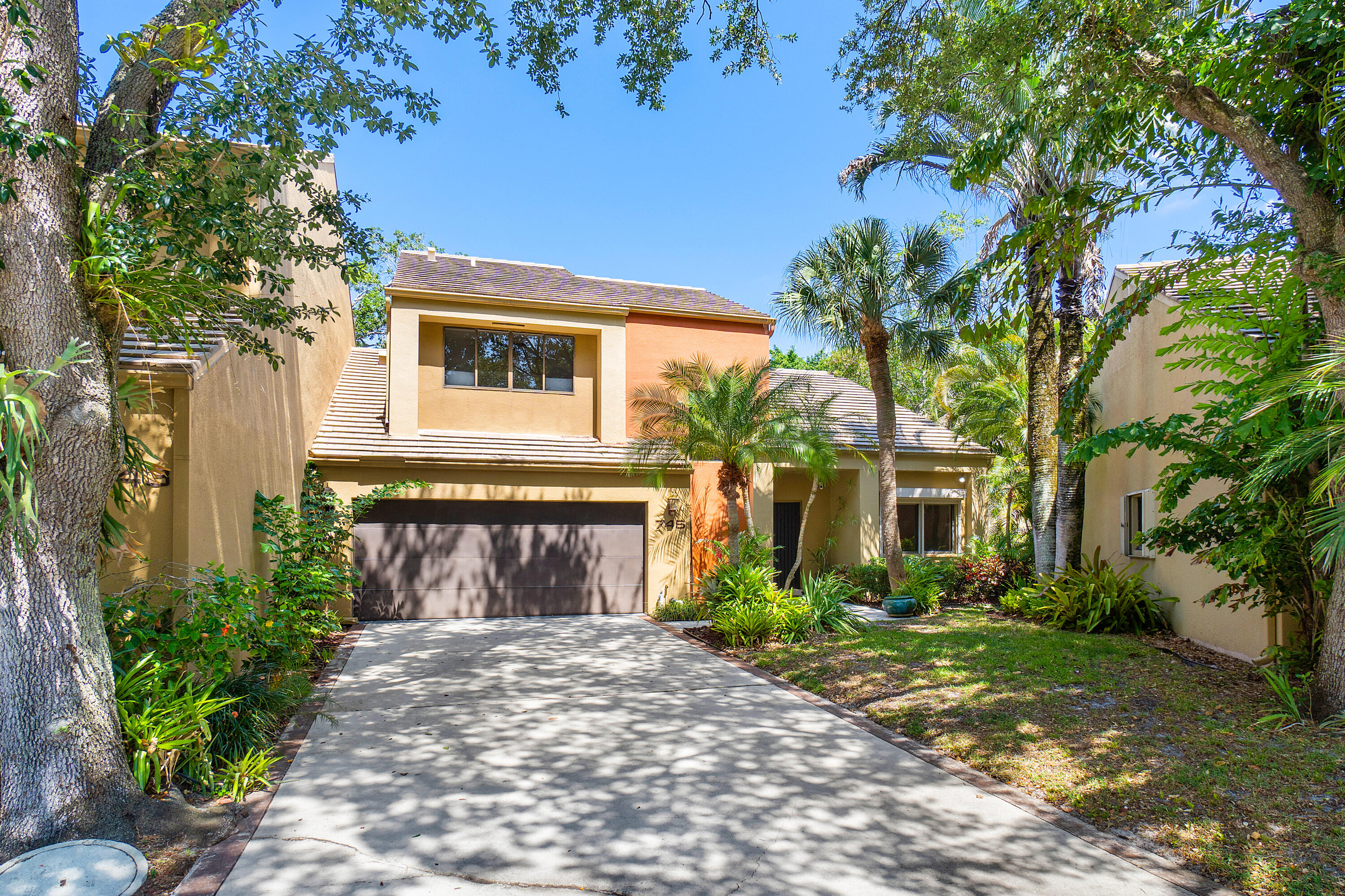 745 St Albans Drive