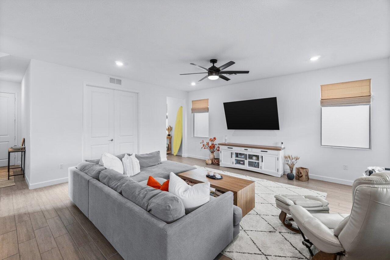 1537 Verawood Lane
