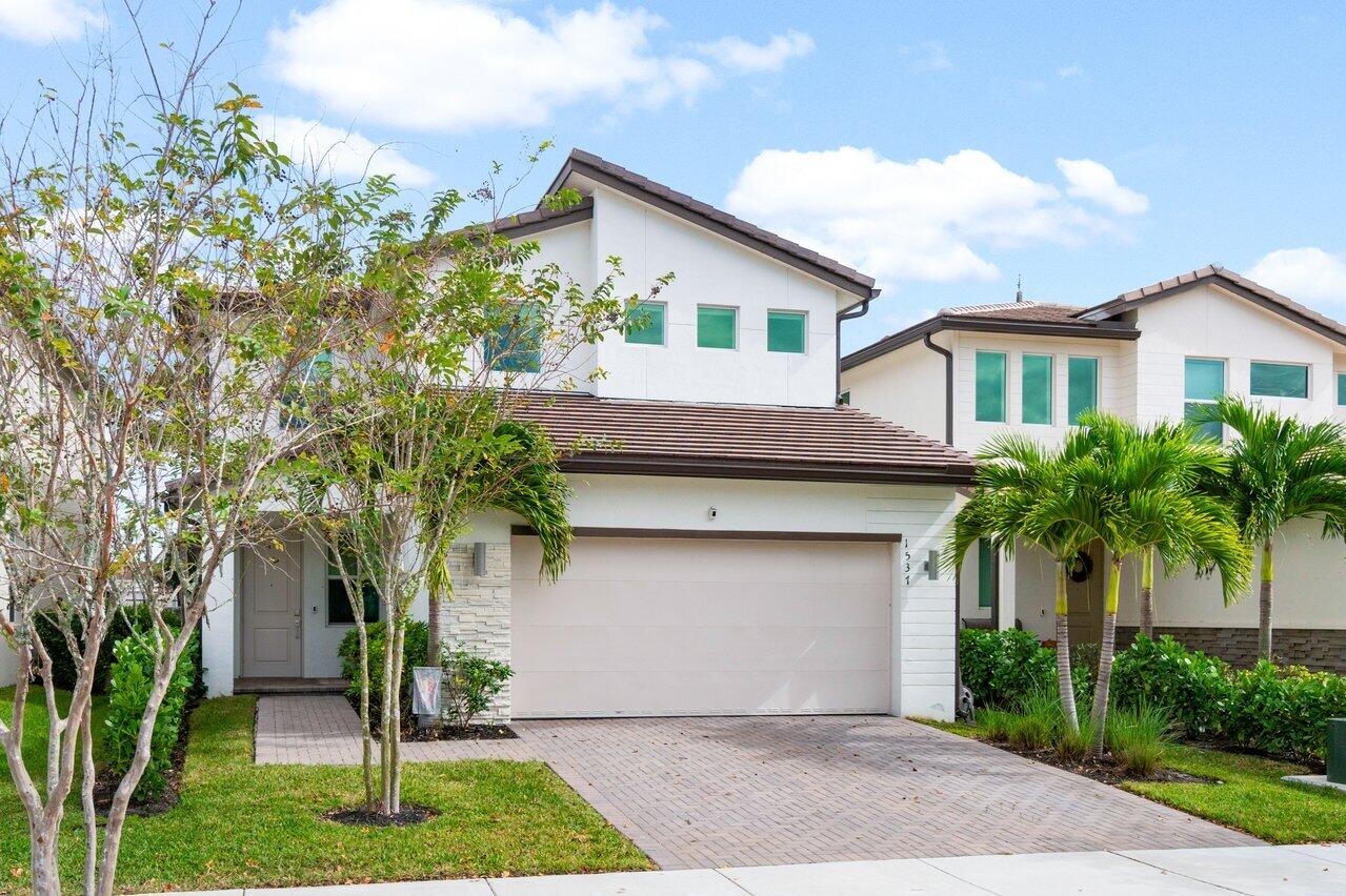 1537 Verawood Lane
