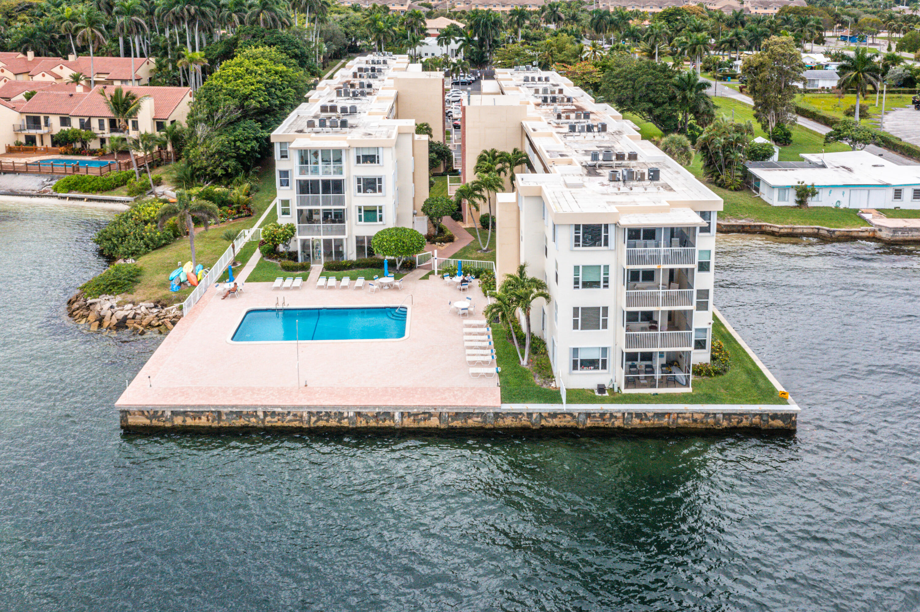 1820 New Palm Way 405