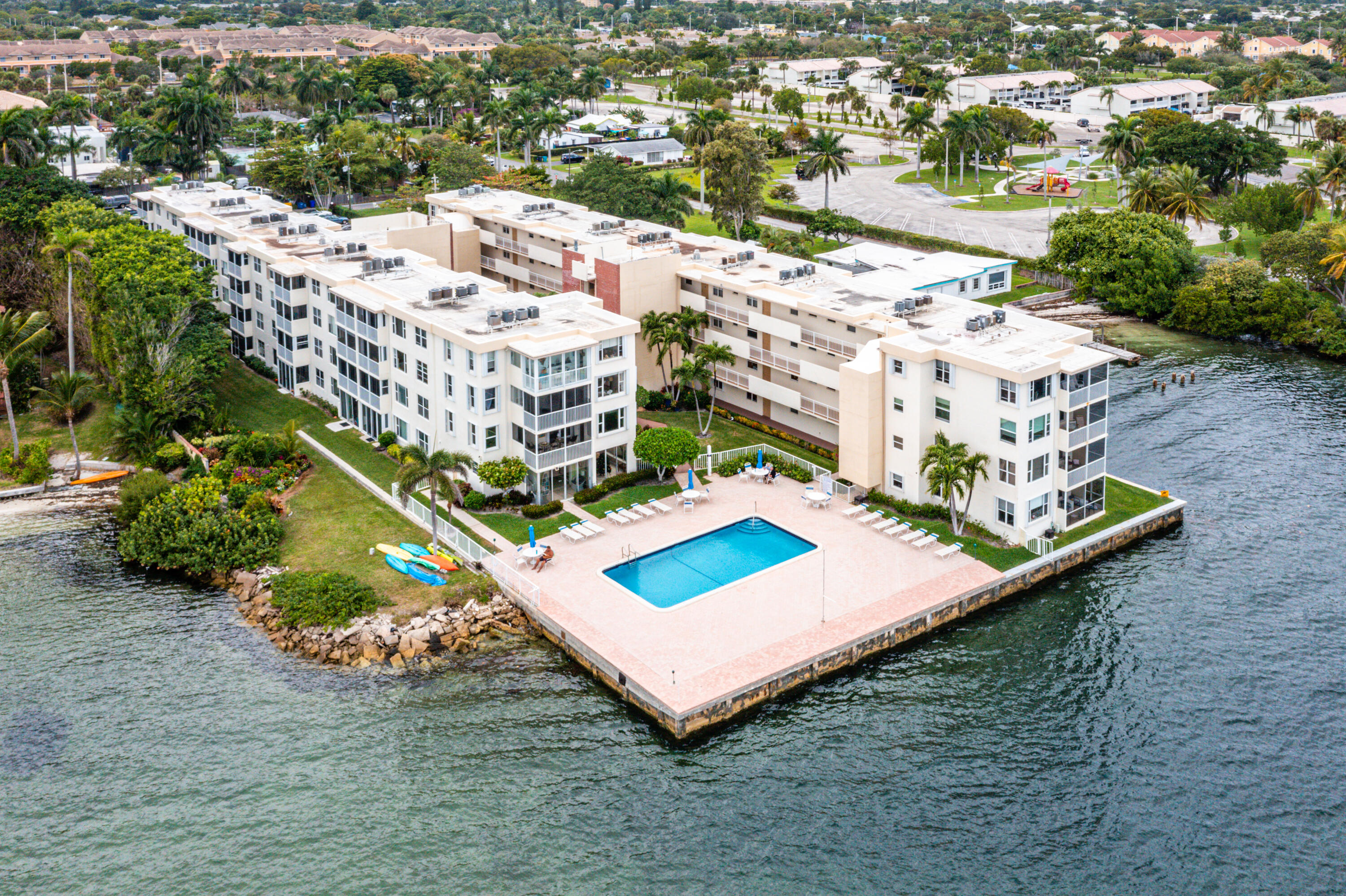 1820 New Palm Way 405