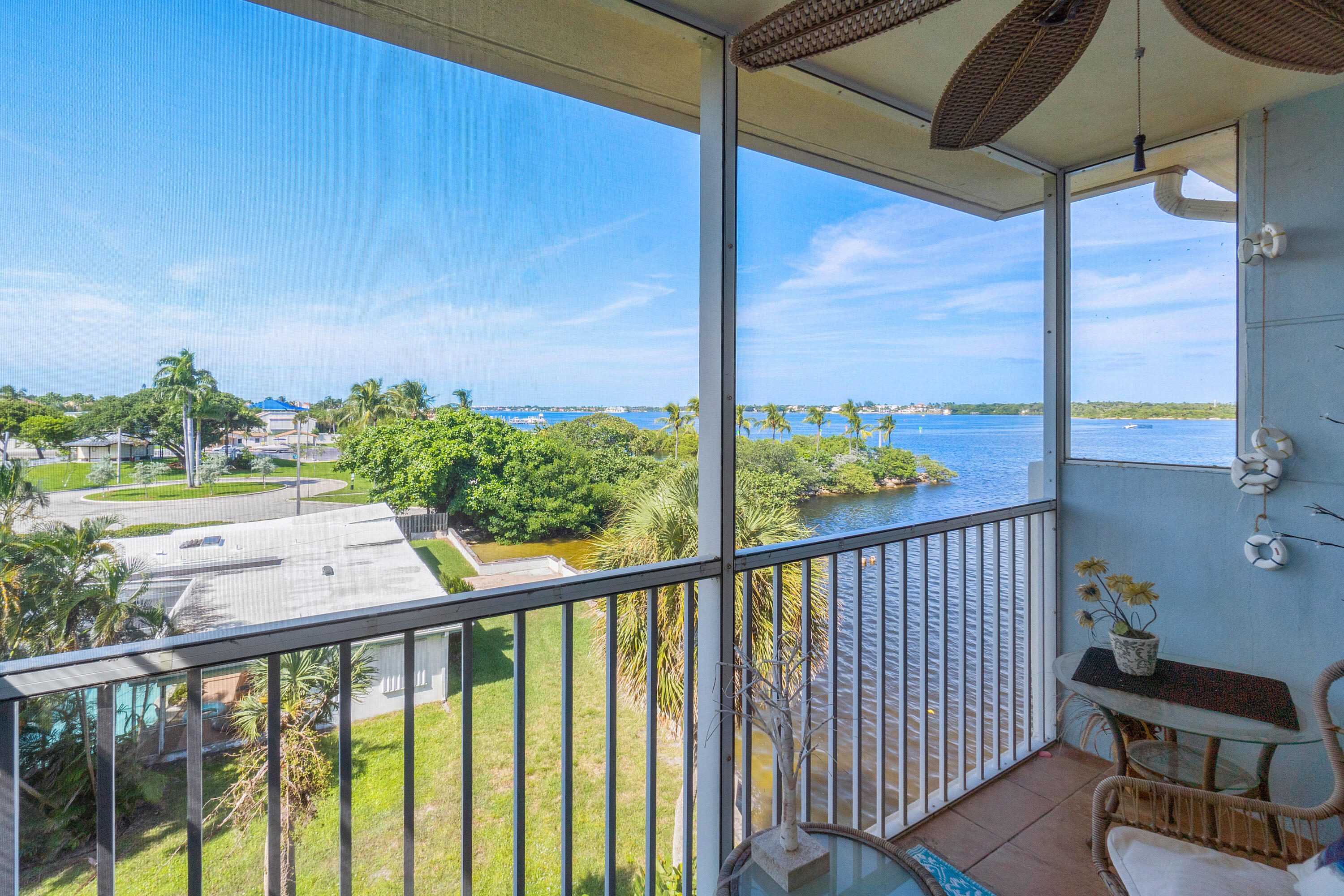 1820 New Palm Way 405