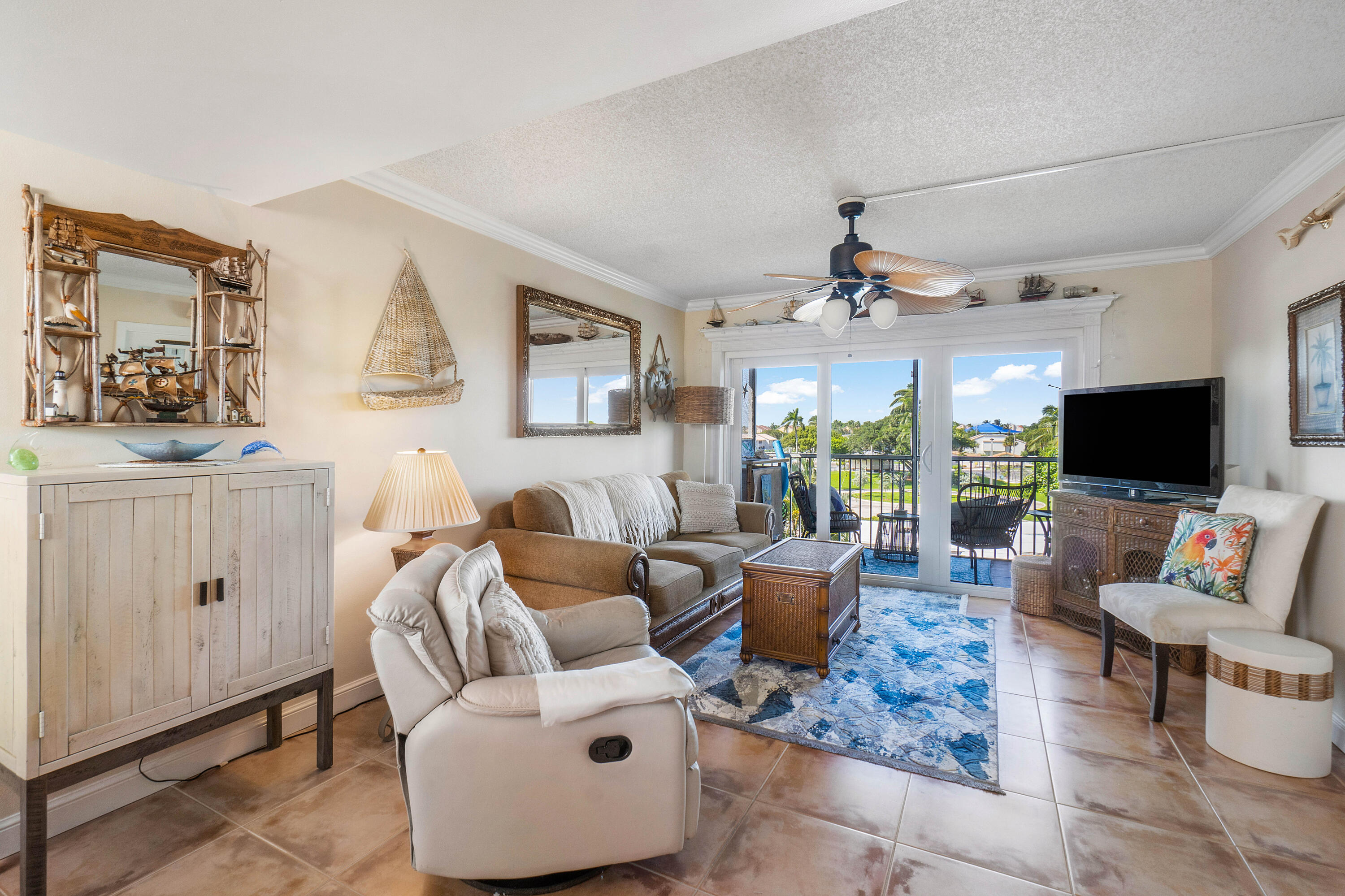 1820 New Palm Way 405