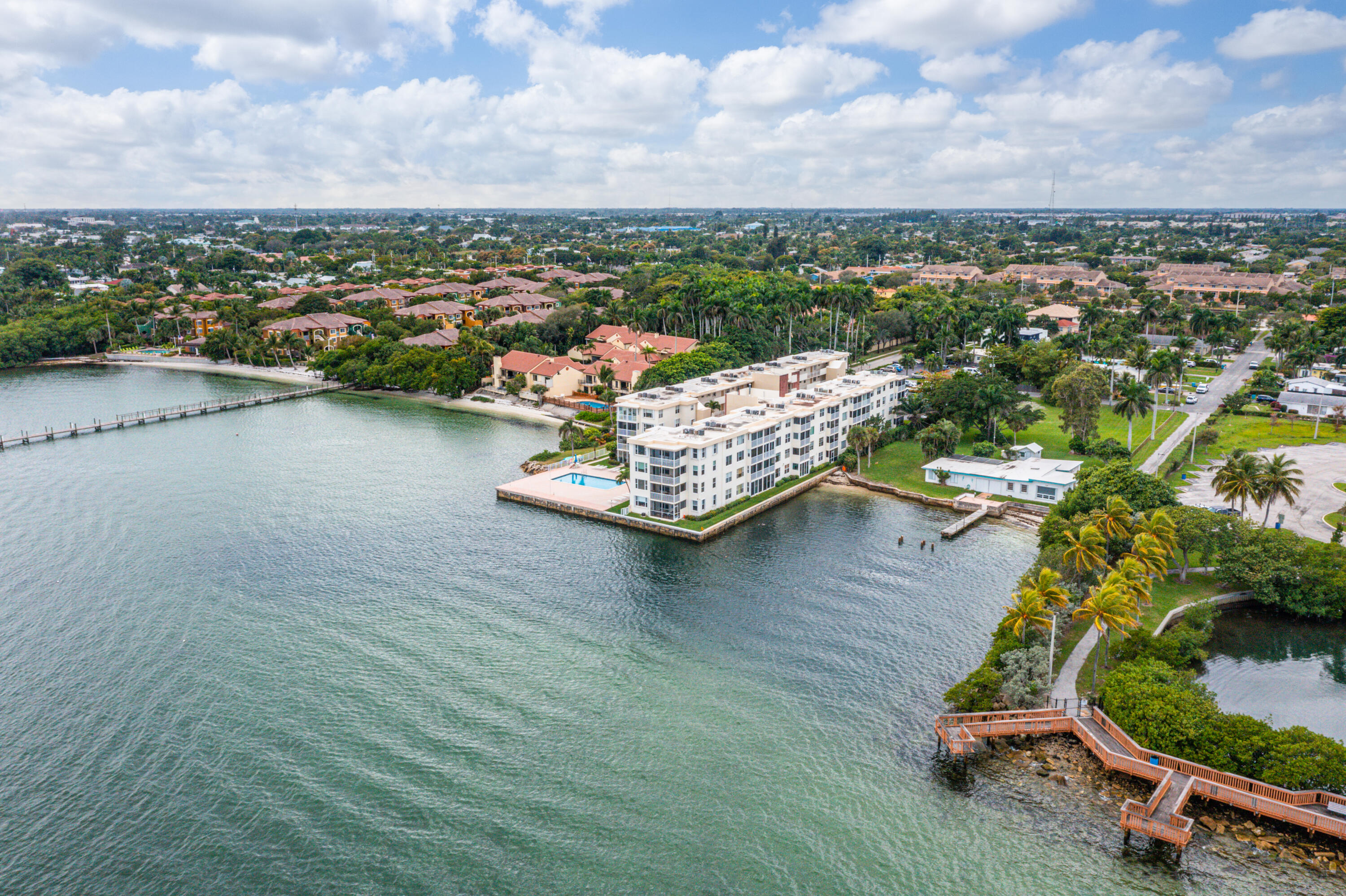 1820 New Palm Way 405