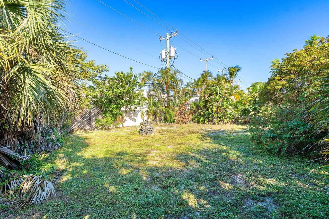 445 NE 15th Terrace