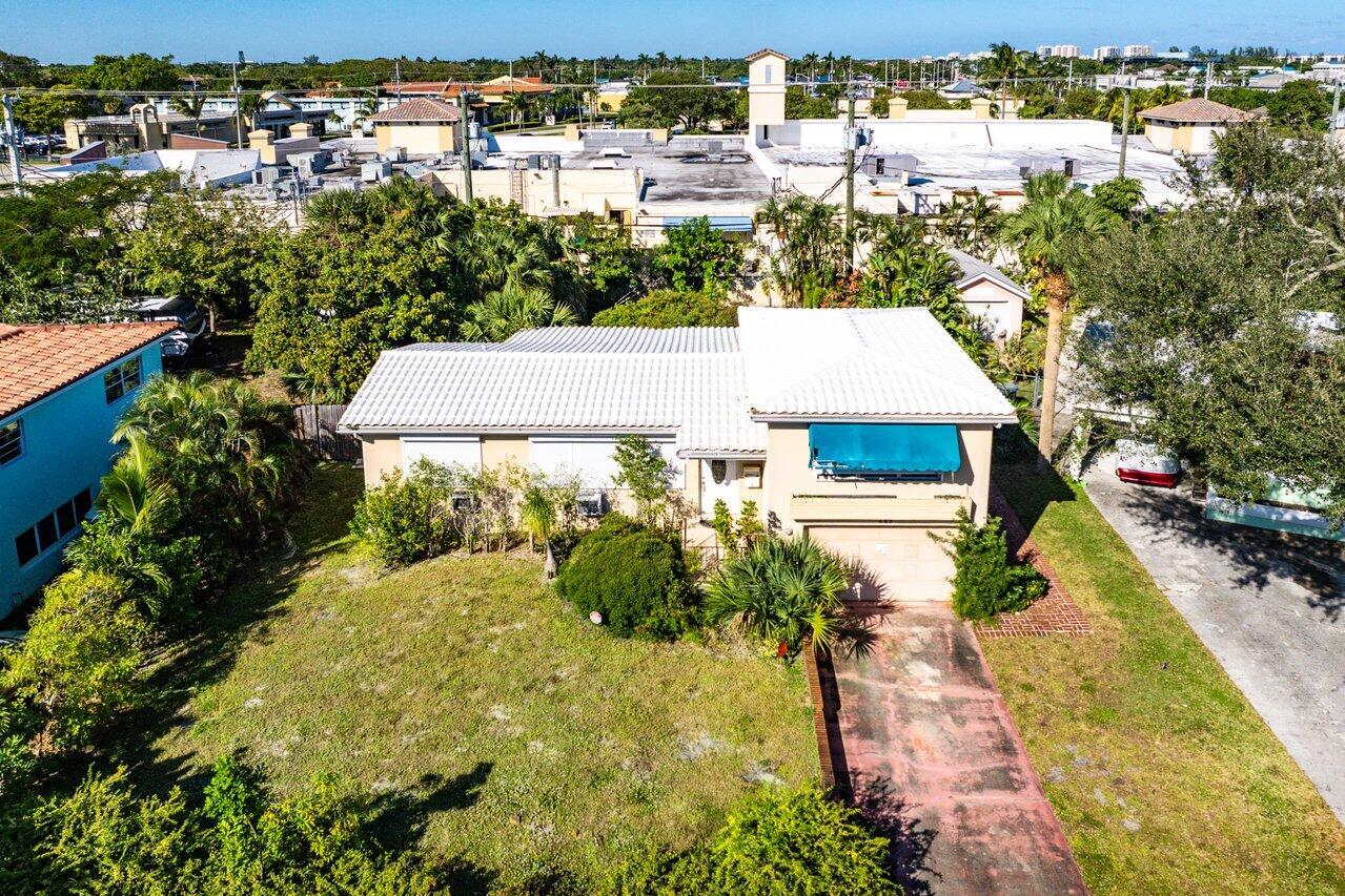 445 NE 15th Terrace