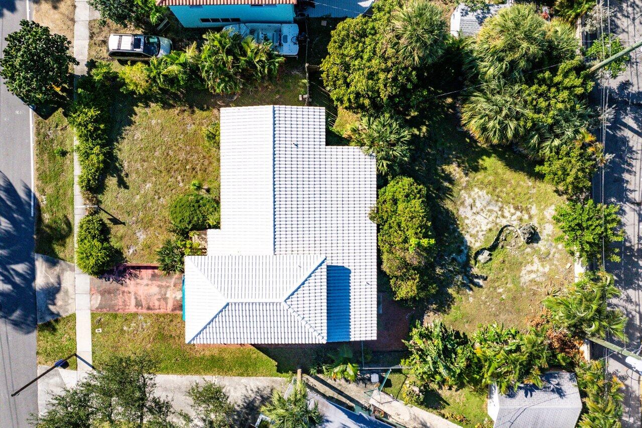 445 NE 15th Terrace