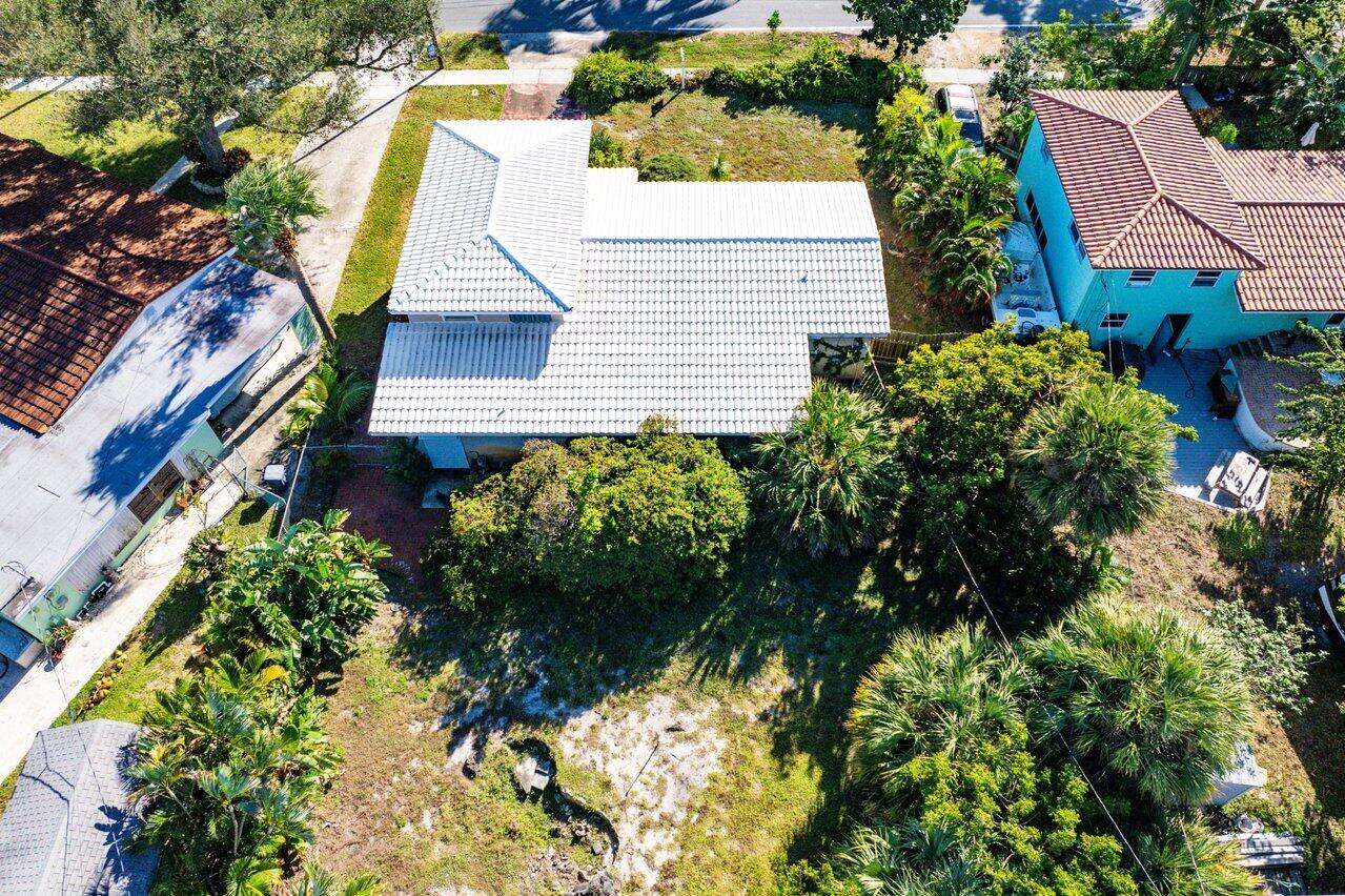 445 NE 15th Terrace