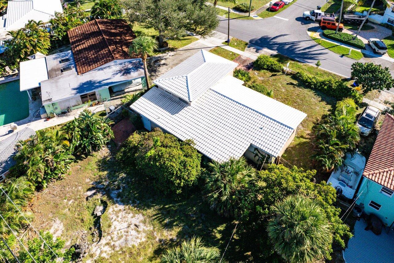 445 NE 15th Terrace