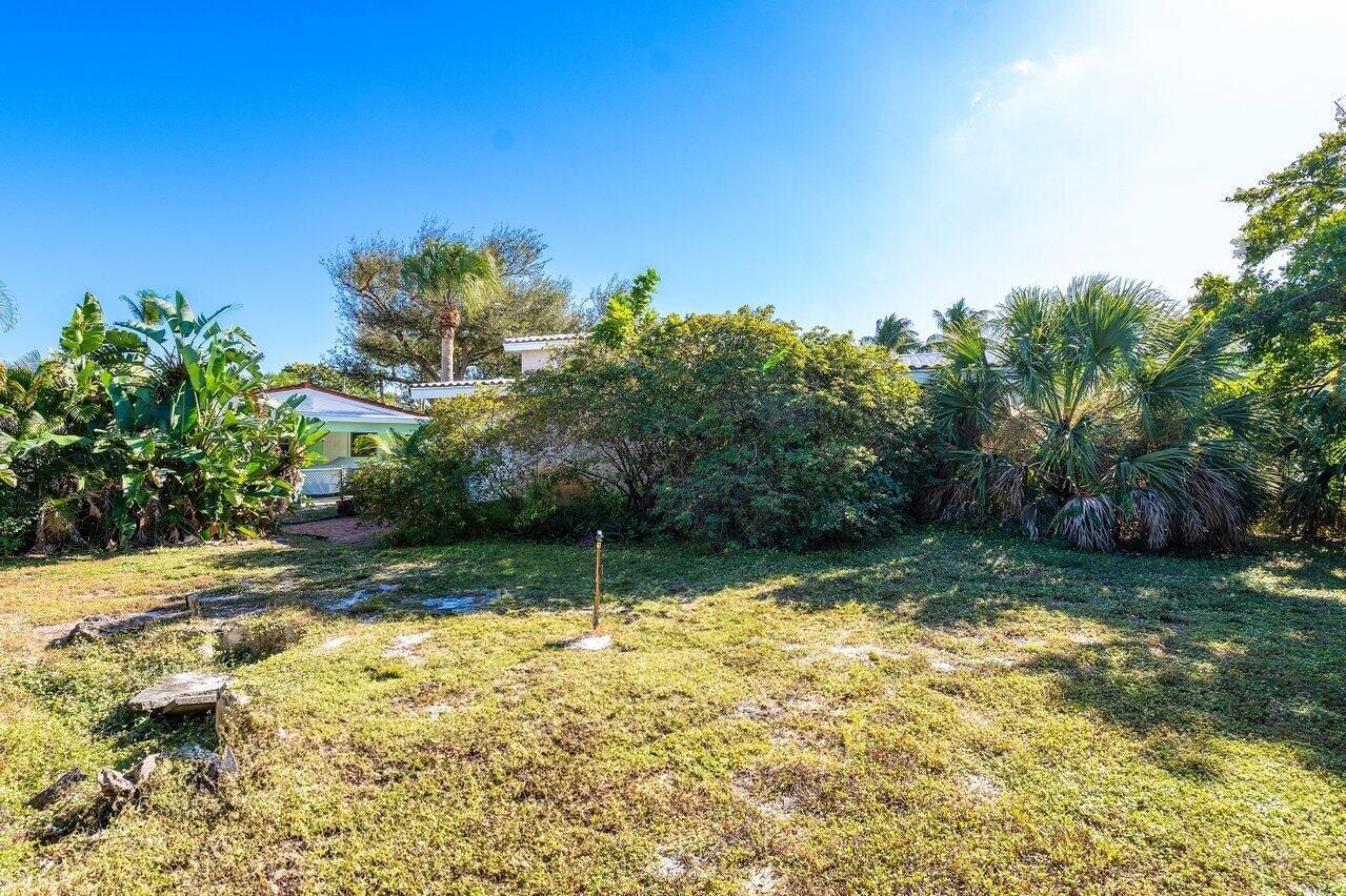 445 NE 15th Terrace