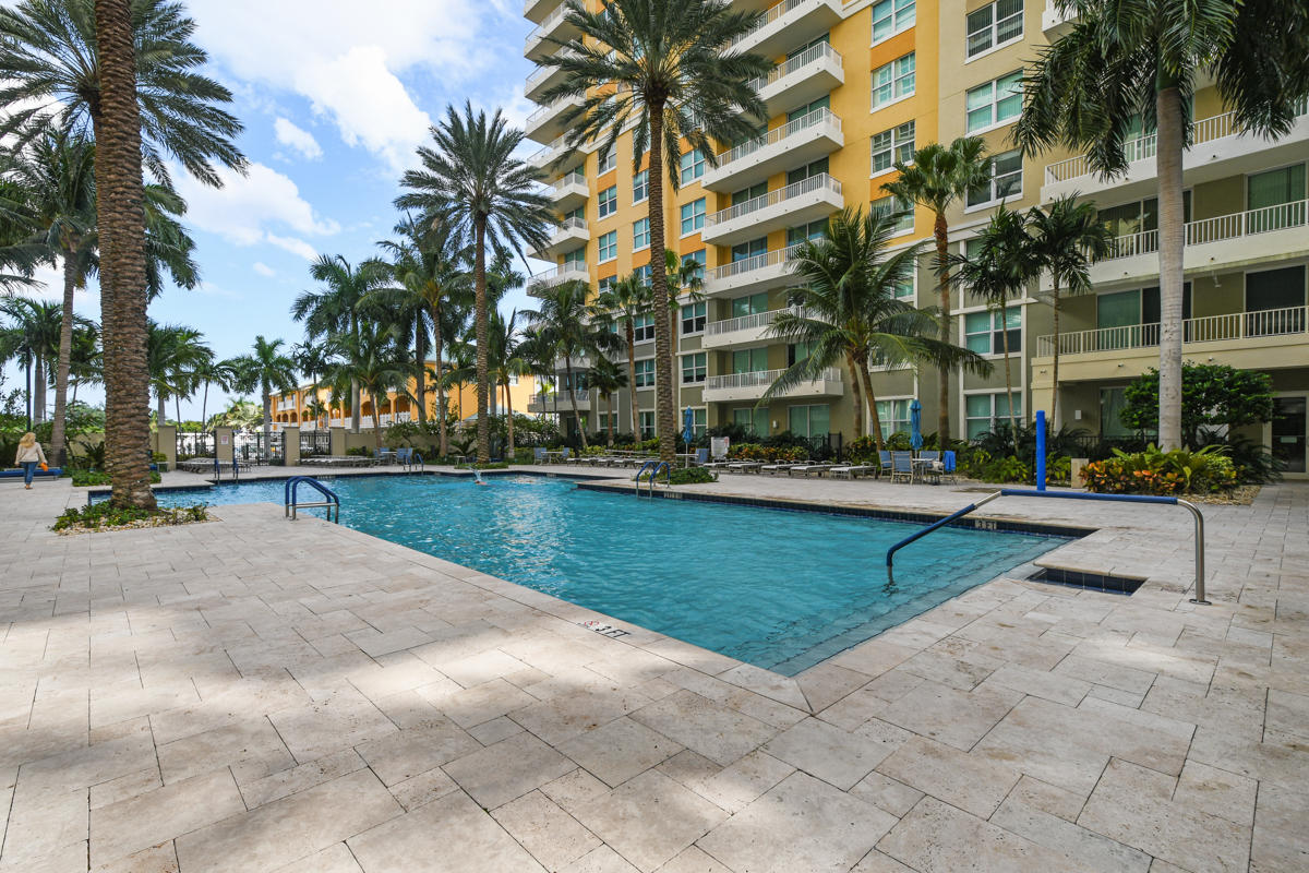 625 Casa Loma 908 Boulevard 908