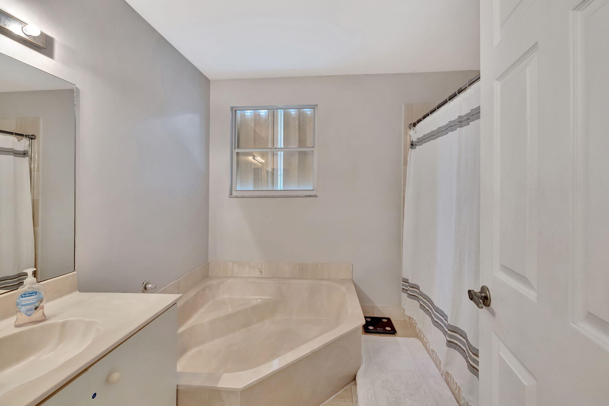 4276 NW 57th Drive