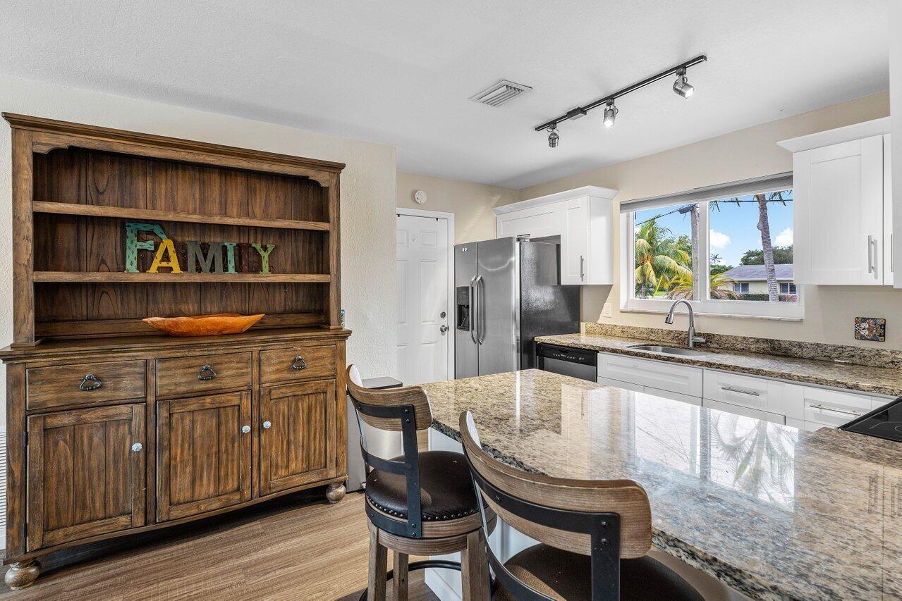 2586 SW 10th Street