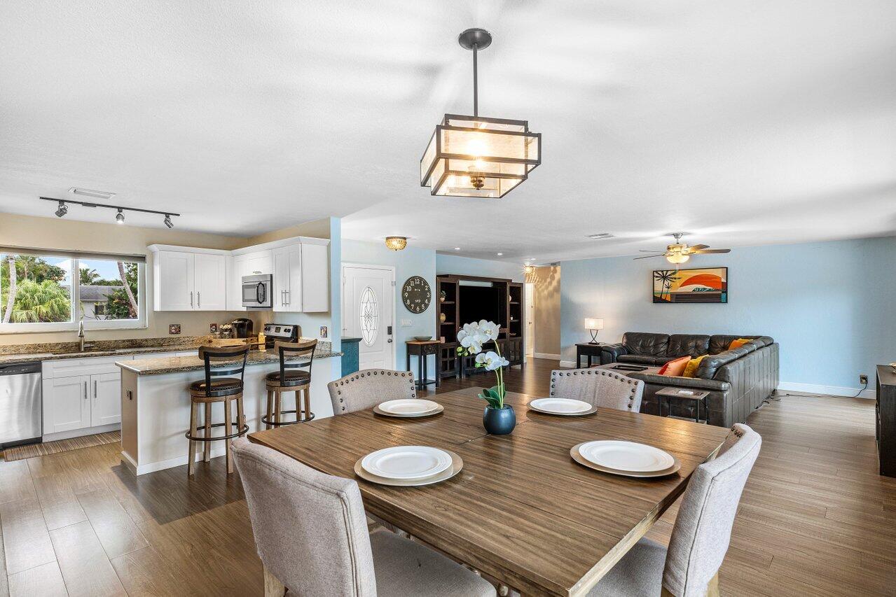 2586 SW 10th Street