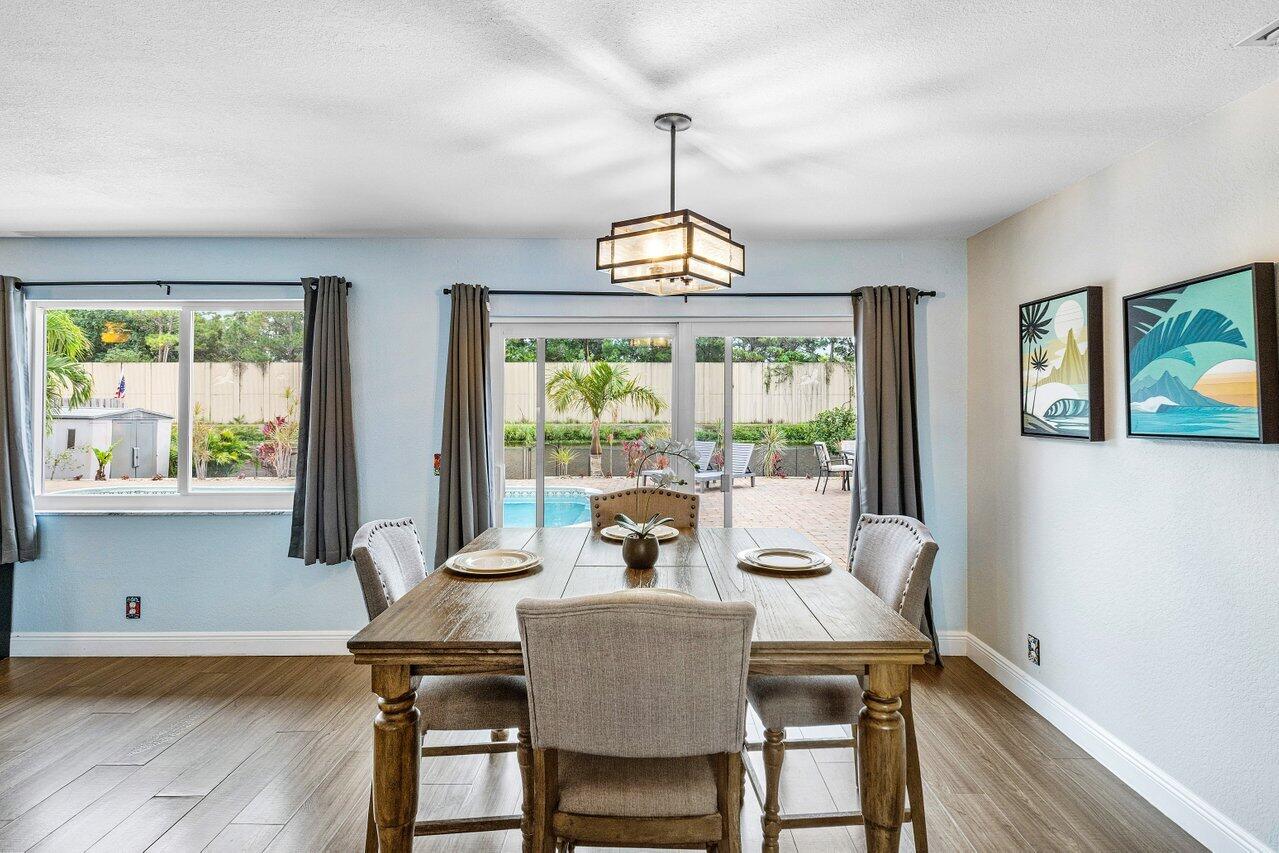 2586 SW 10th Street