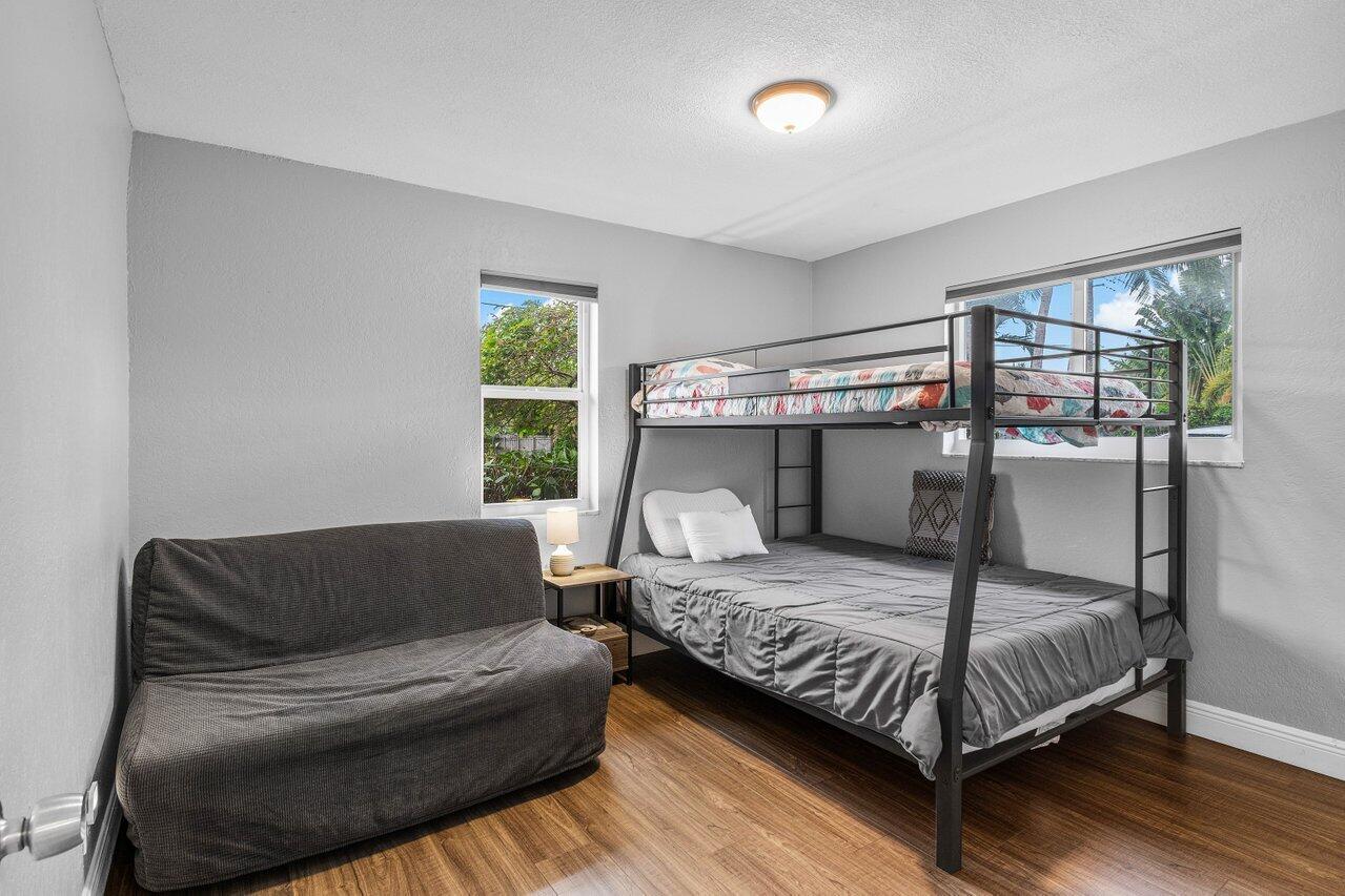 2586 SW 10th Street