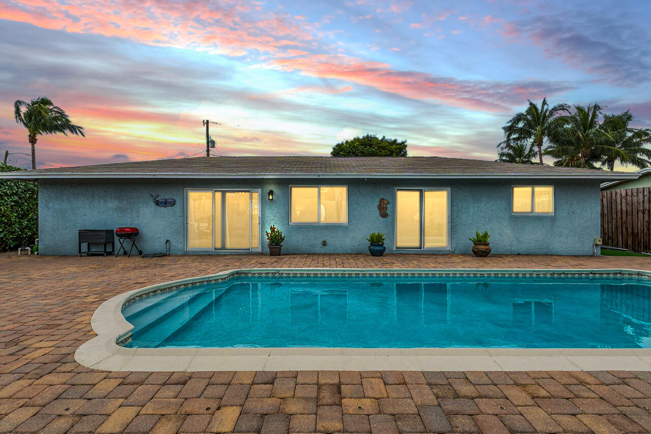 2586 SW 10th Street