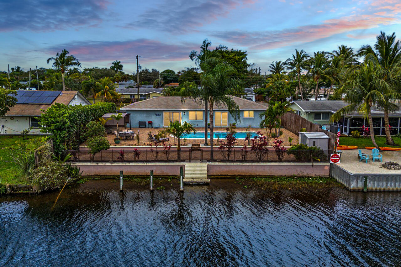 2586 SW 10th Street