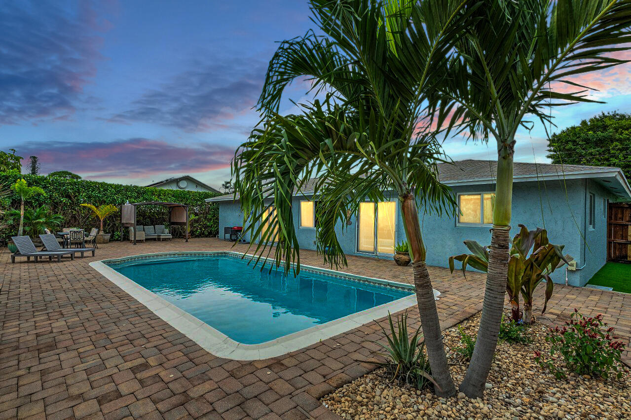2586 SW 10th Street