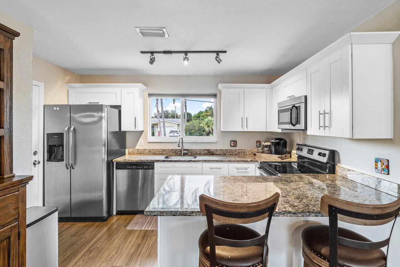 2586 SW 10th Street
