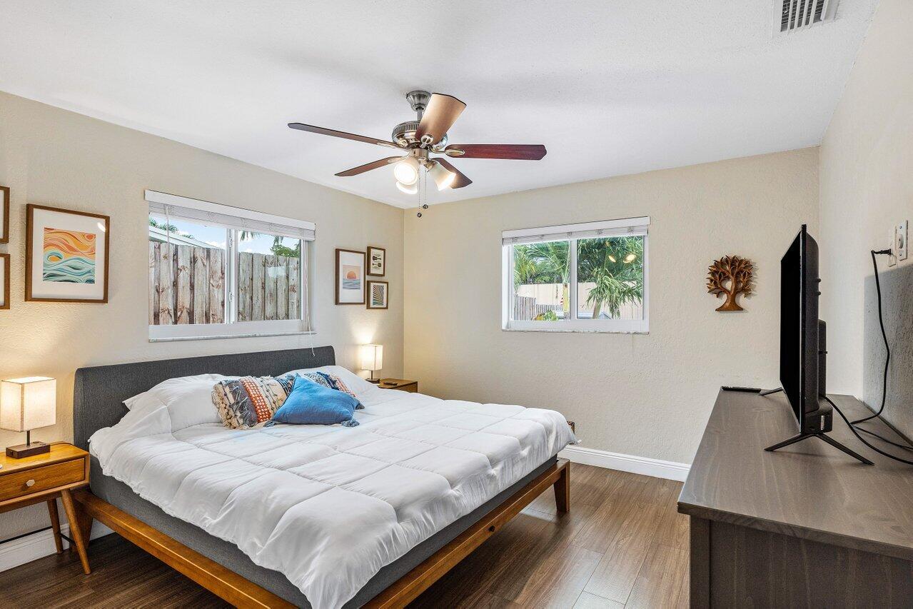 2586 SW 10th Street