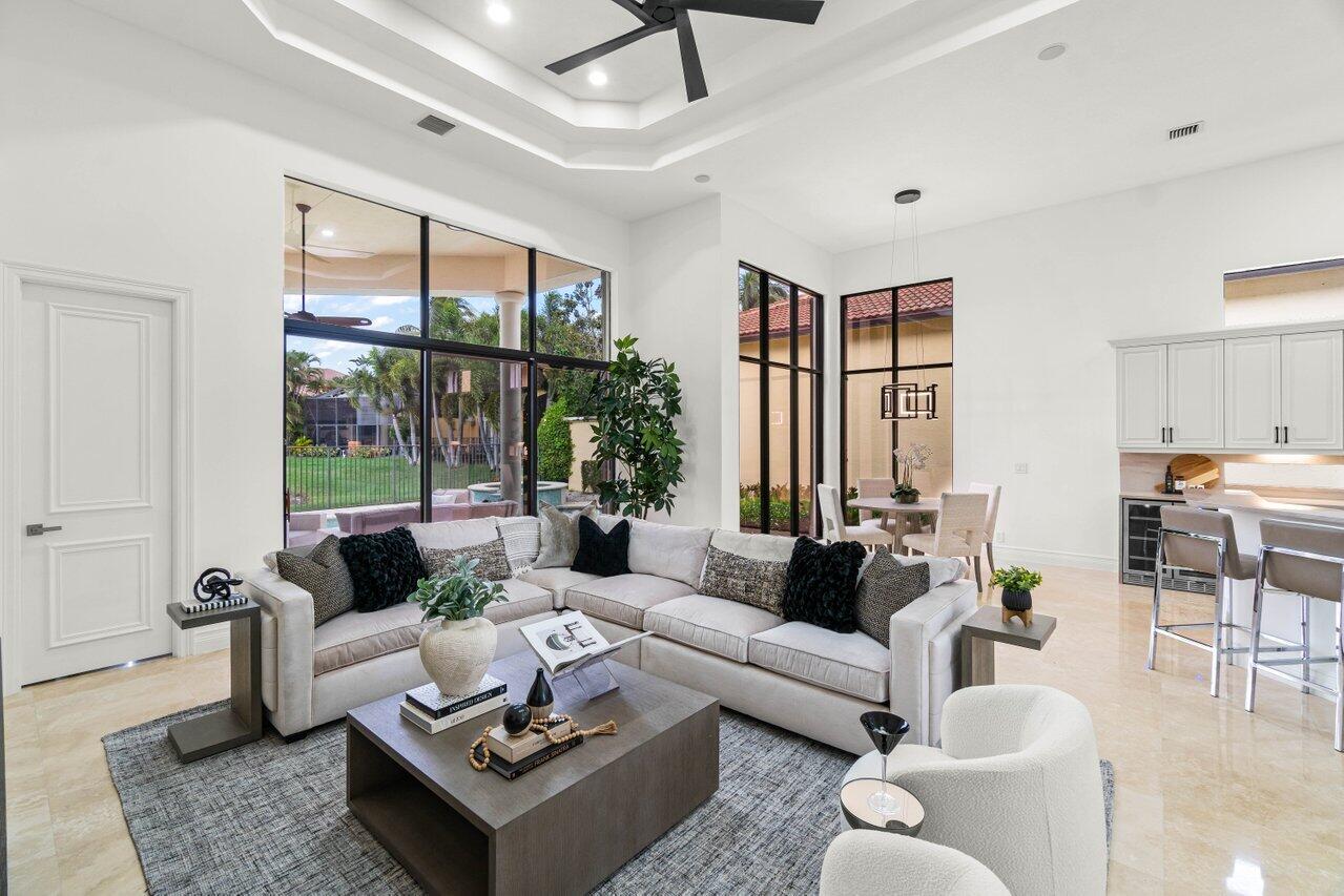 17939 Lake Azure Way