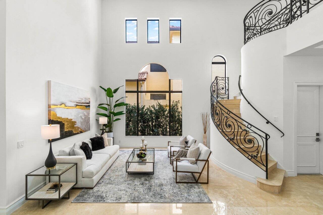 17939 Lake Azure Way