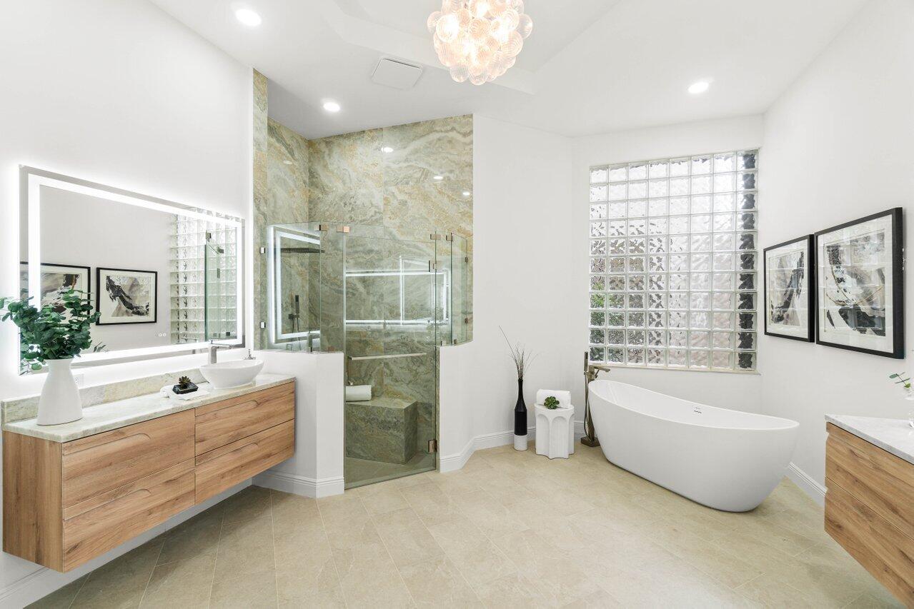 17939 Lake Azure Way