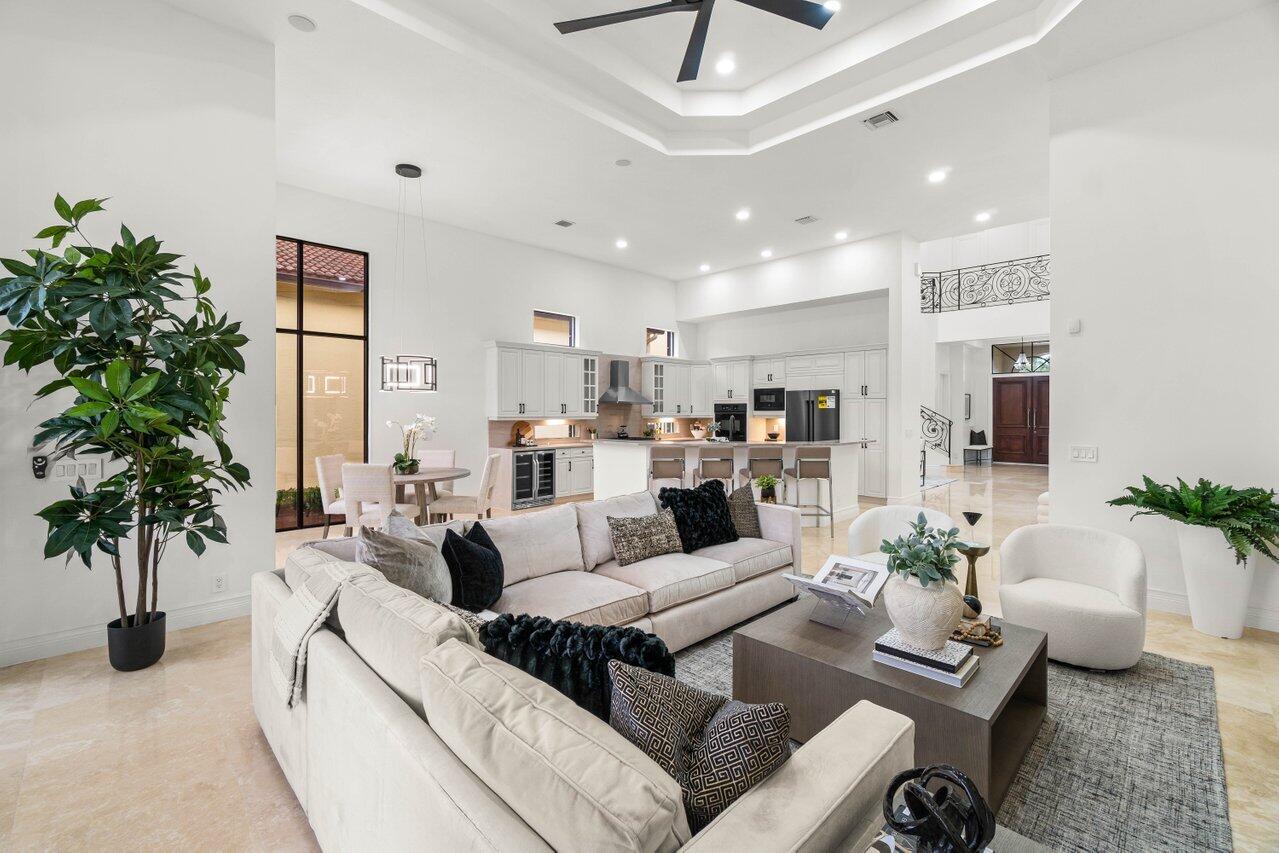 17939 Lake Azure Way