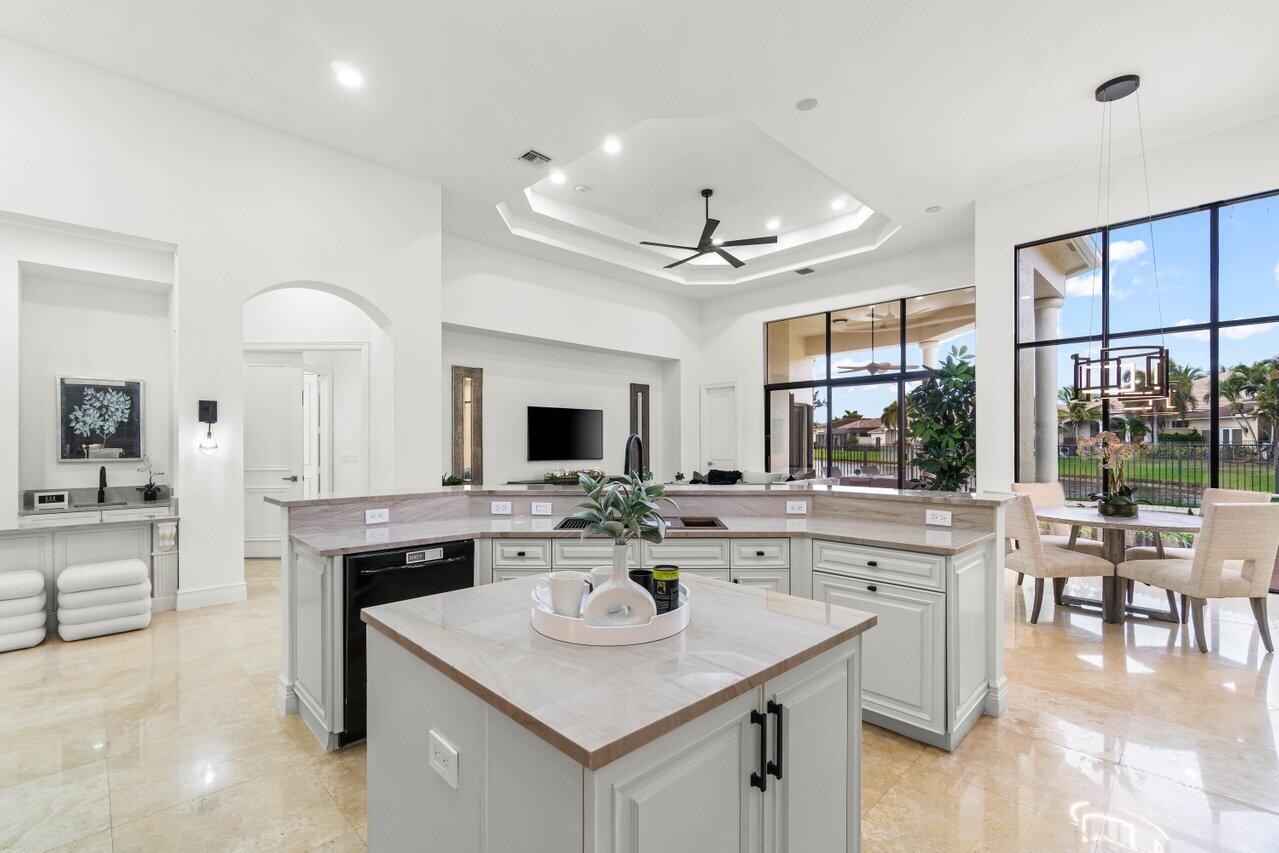 17939 Lake Azure Way