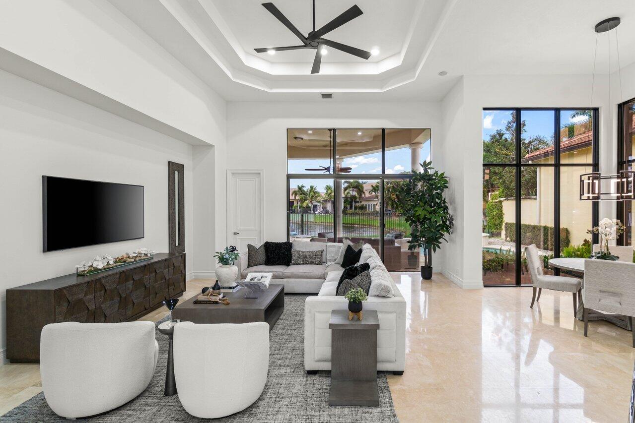 17939 Lake Azure Way