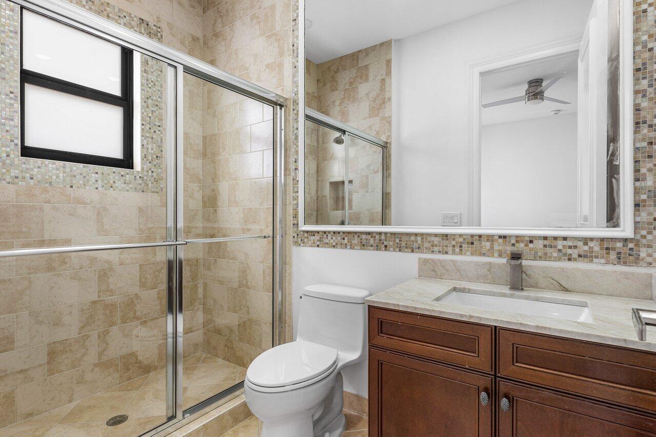 17939 Lake Azure Way