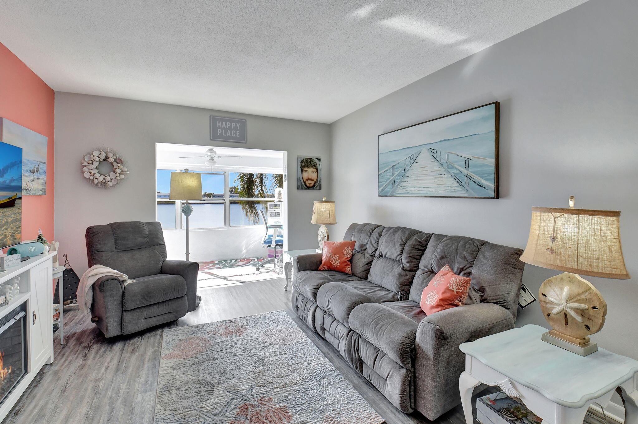 1114 Lake Terrace 208