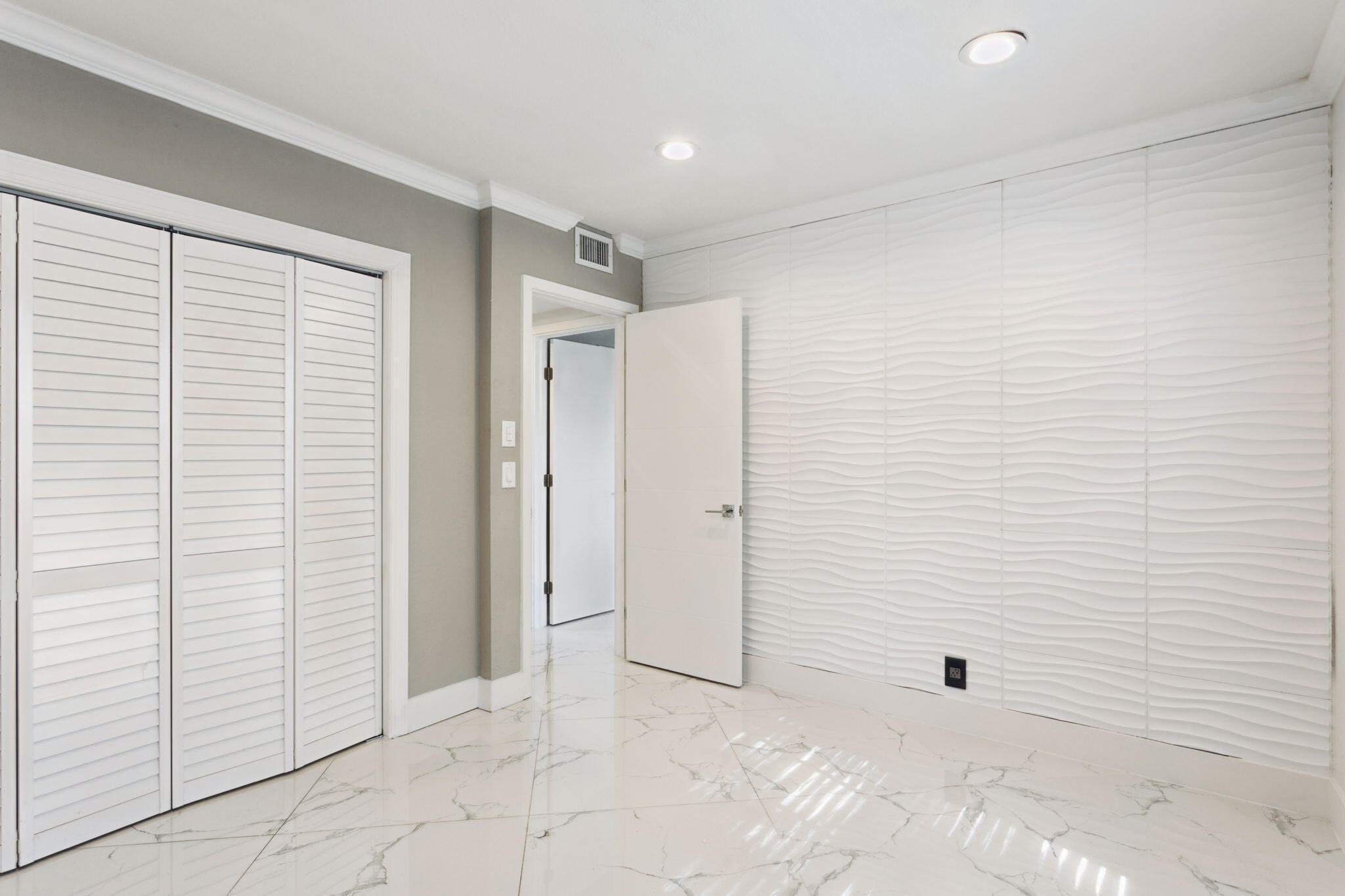 2191 NE 68th Street 401