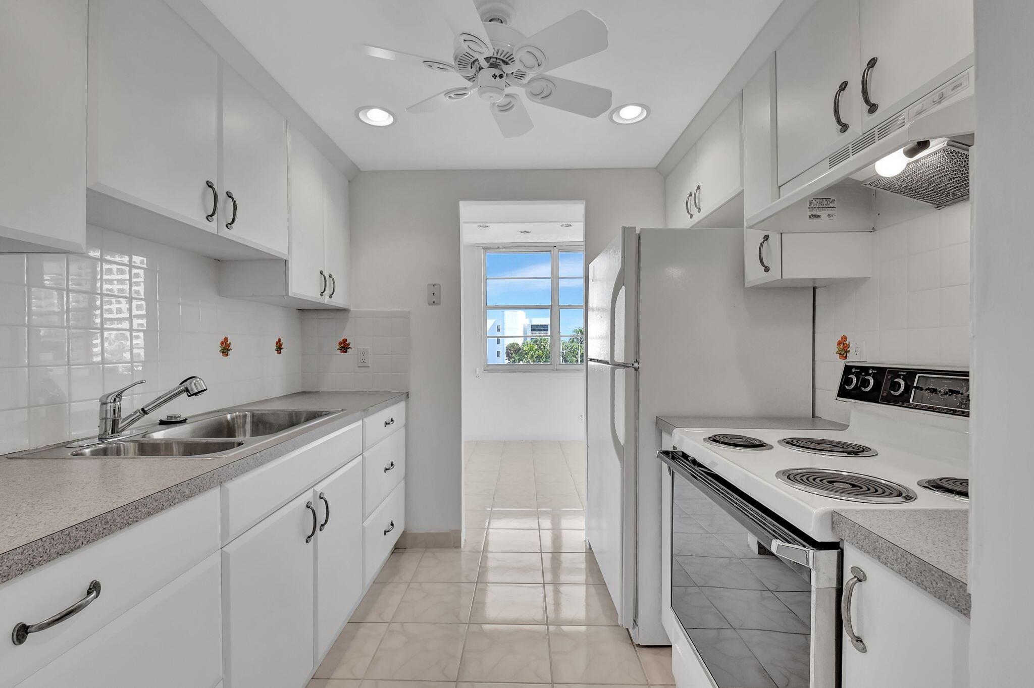 2121 N Ocean Boulevard 509e