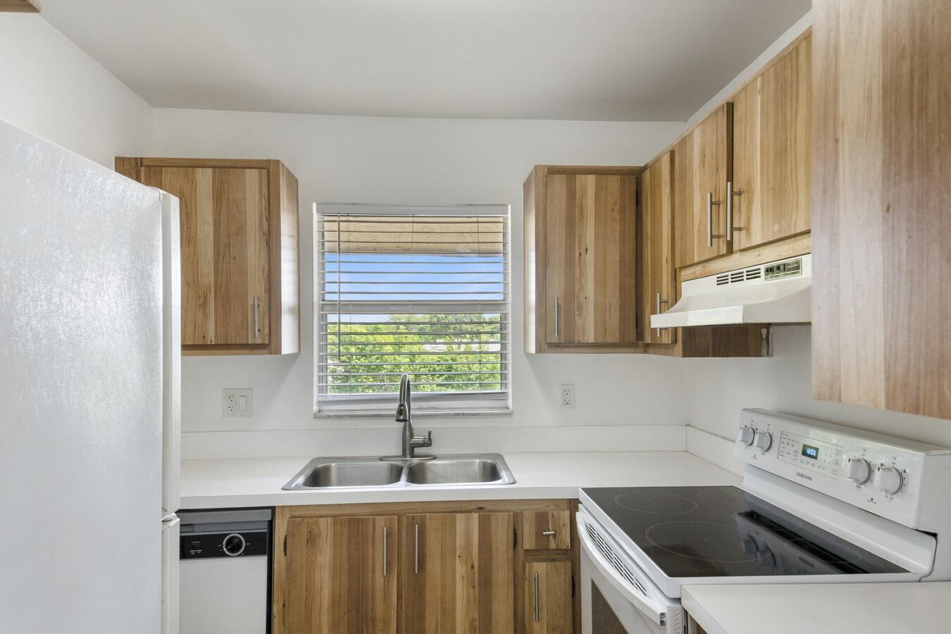 2755 W Atlantic Avenue C 212