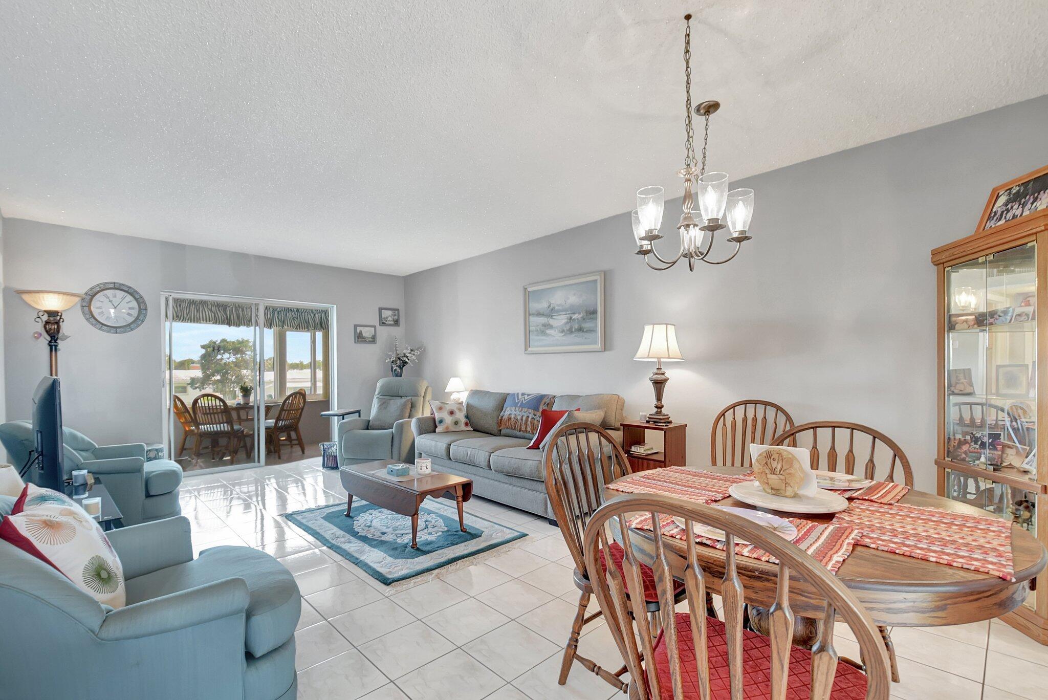 1112 Lake Terrace 203