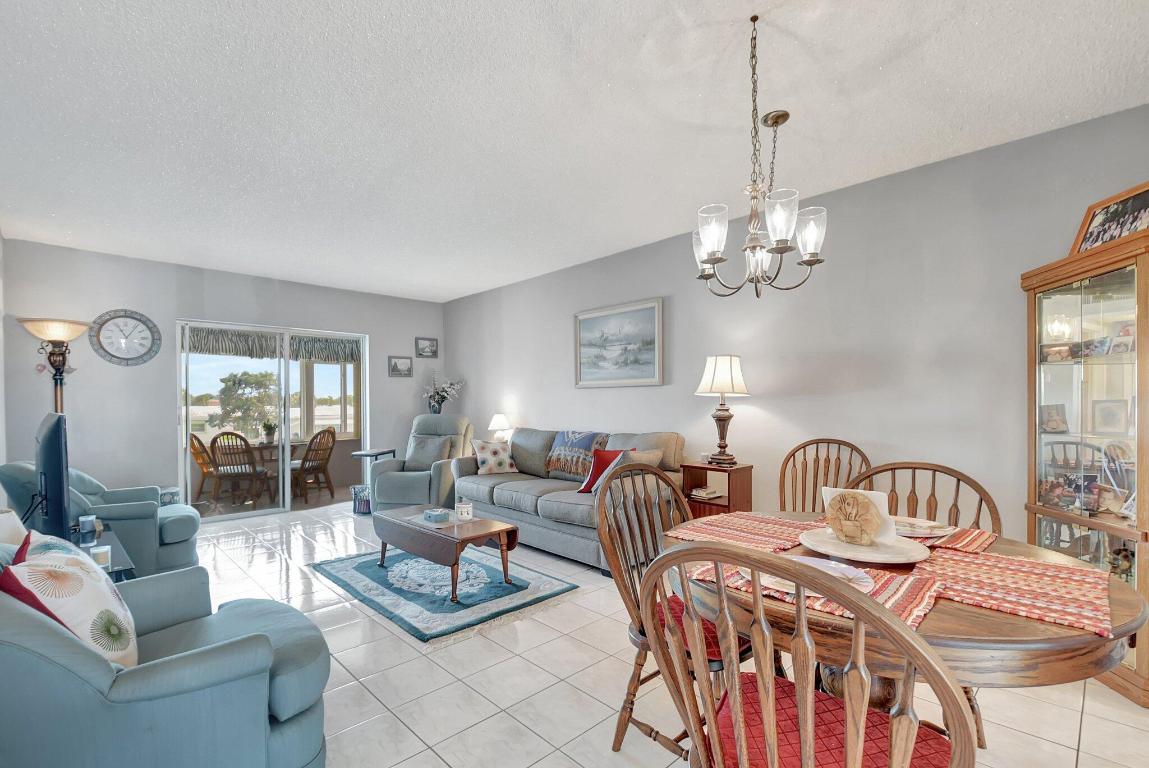 1112 Lake Terrace 203