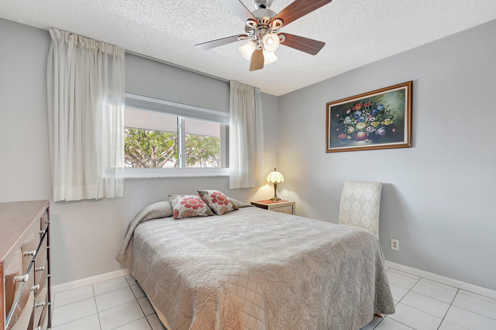 1112 Lake Terrace 203