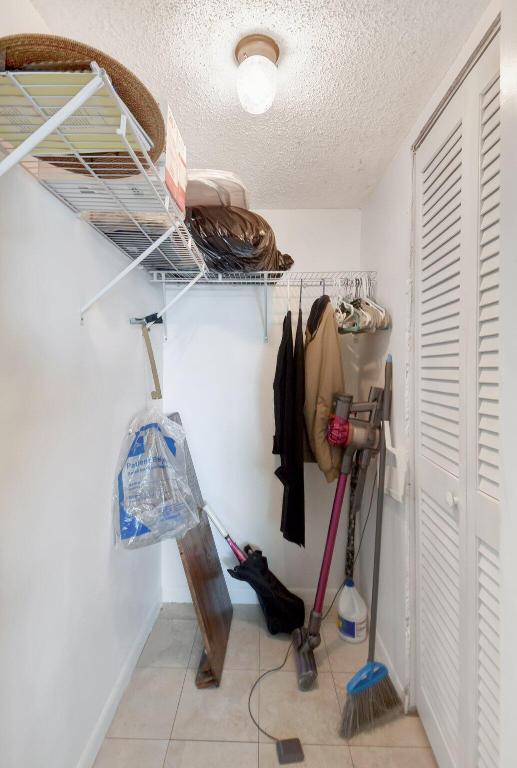 1112 Lake Terrace 203